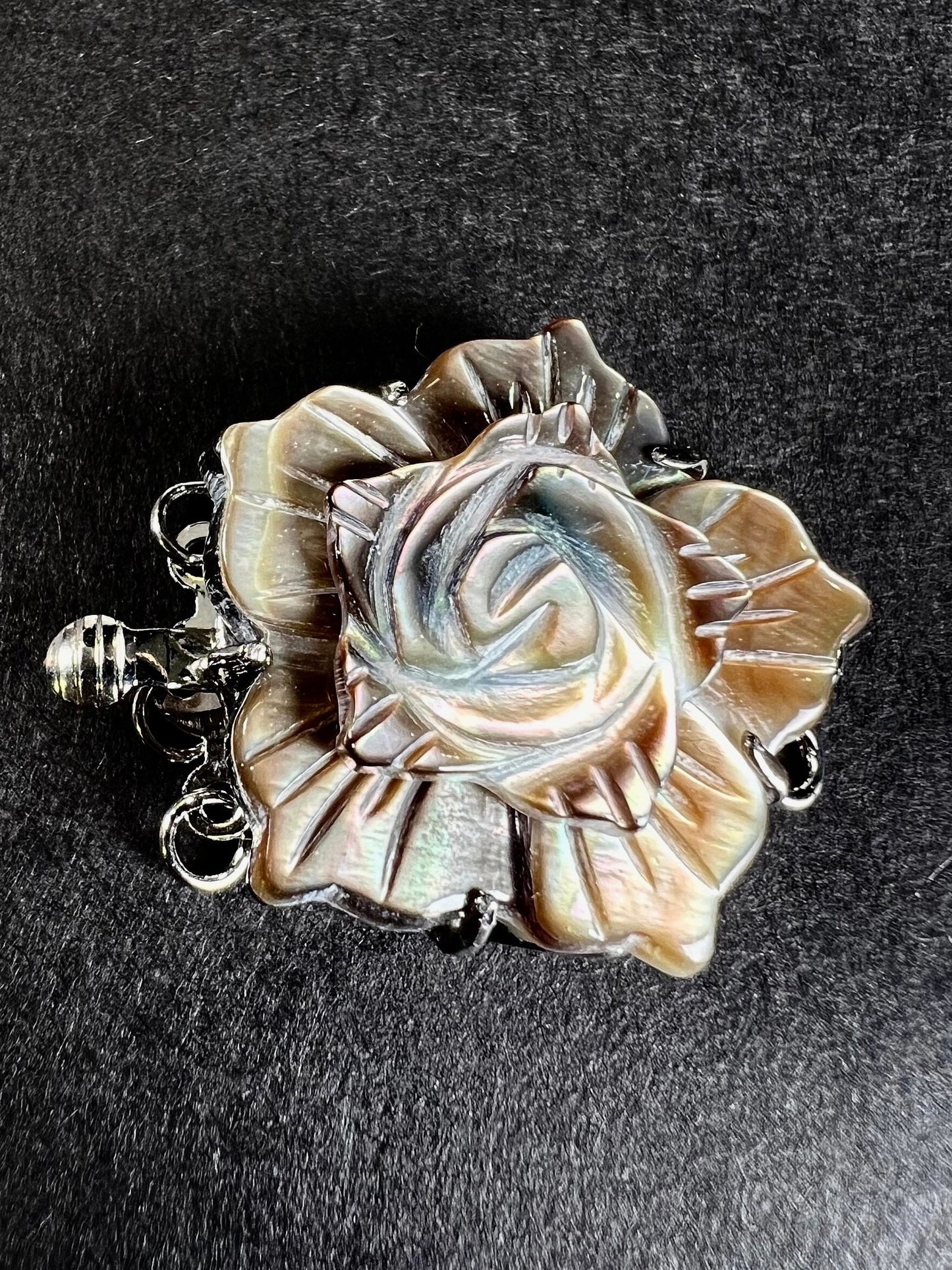 Mother of pearl clasp.Black Lip Mother of pearl 3 Loop Fancy Flower Clasp , Jewelry Making Rhodium 3 line Necklace Bracelet clasp