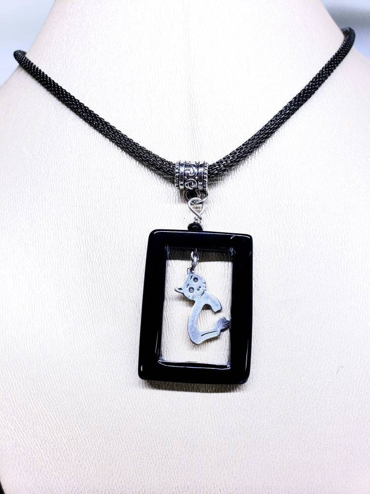925 sterling silver cat charm in black onyx frame with gunmetal black chain 20"(18"& 2" Extension ) Cute cat, Cat lovers necklace gift