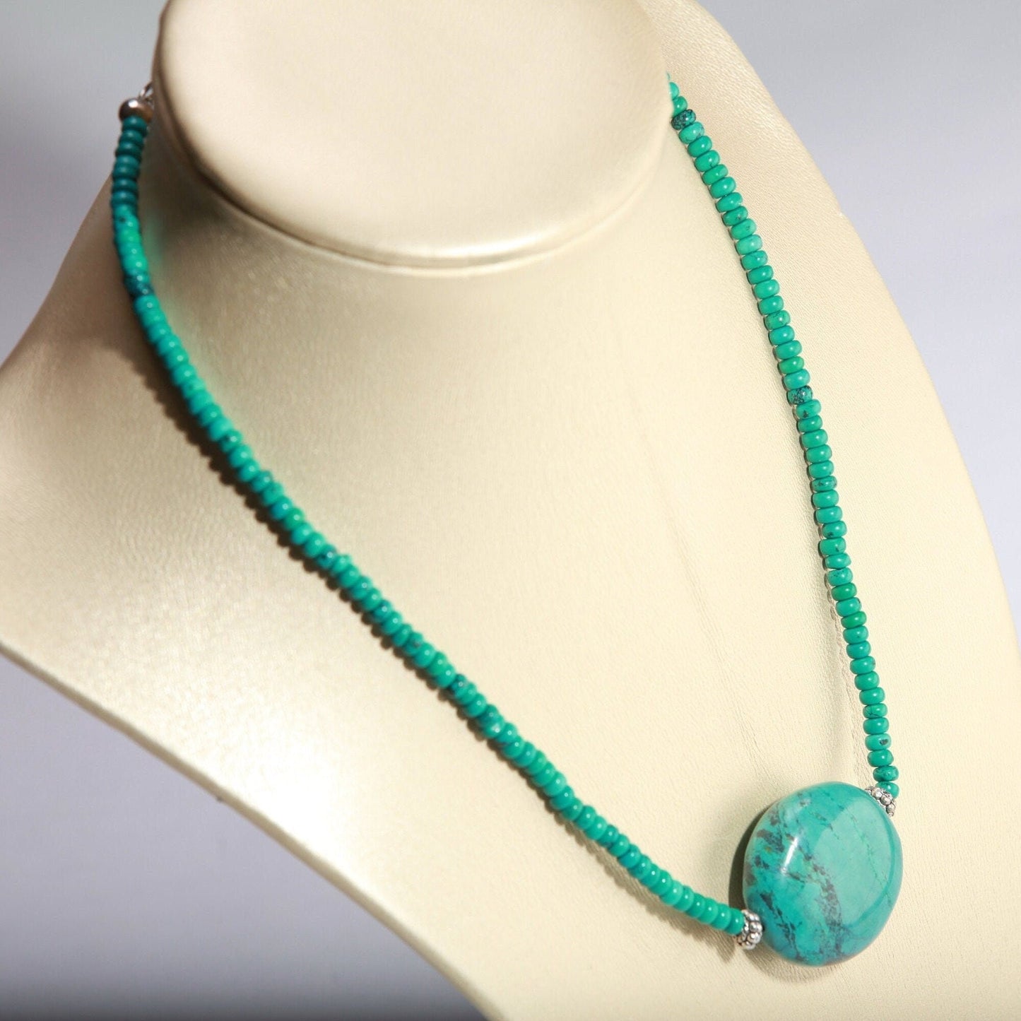 Genuine Tibetan Turquoise Oval Pebble Centerpiece Pendant Roundel Necklace 17"