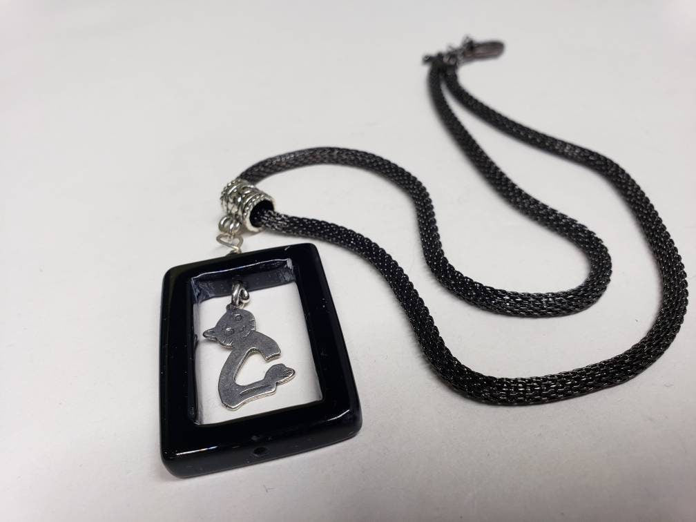 925 sterling silver cat charm in black onyx frame with gunmetal black chain 20"(18"& 2" Extension ) Cute cat, Cat lovers necklace gift