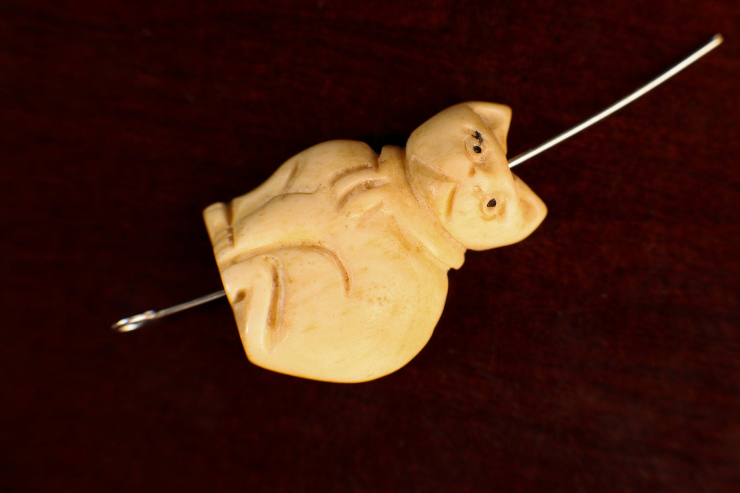 Carved Buffalo Bone Cat, 20x28mm, Hand Crafted Animal Figurine, Double Sided, Drilled Bead, Art Deco