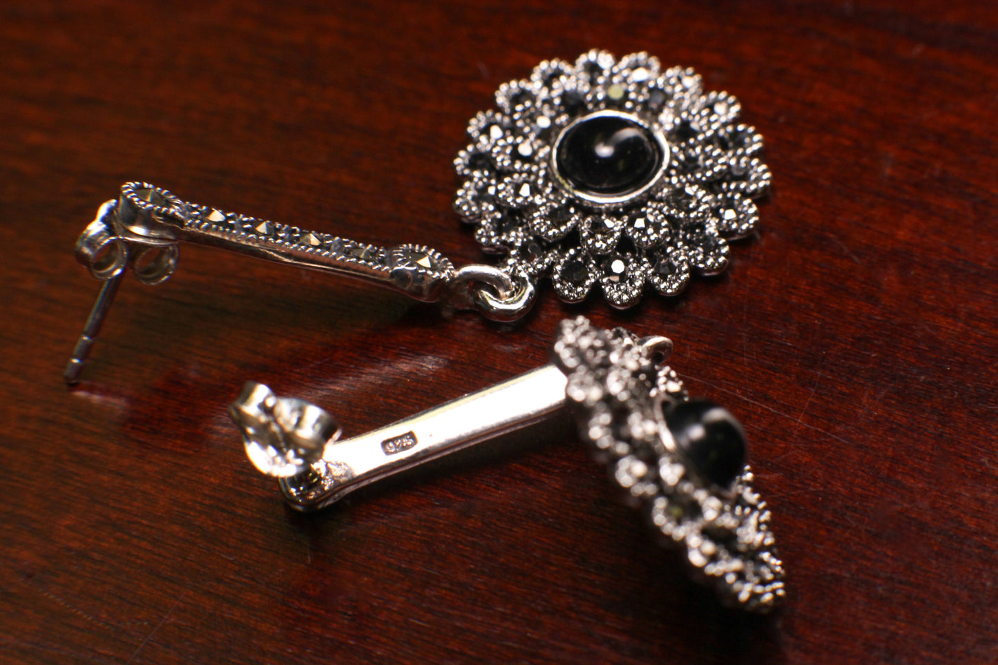 Vintage Marcasite 925 Sterling Silver Black Onyx 17mm dangling earrings. 925 stamped, Antique vintage gift for her