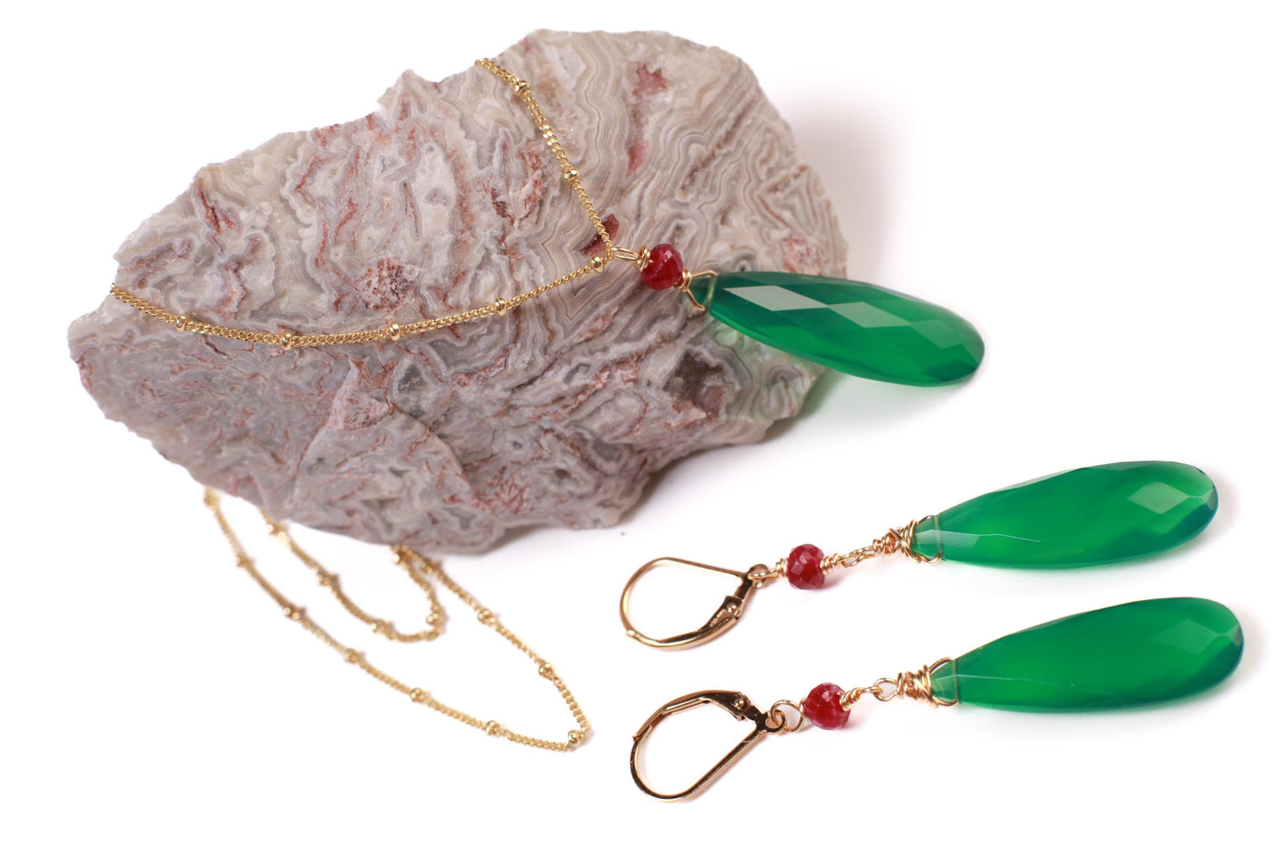 Genuine Green Onyx Faceted Long Pear Drop, genuine Ruby accent 14k Gold Vermeil Satellite Howl Necklace