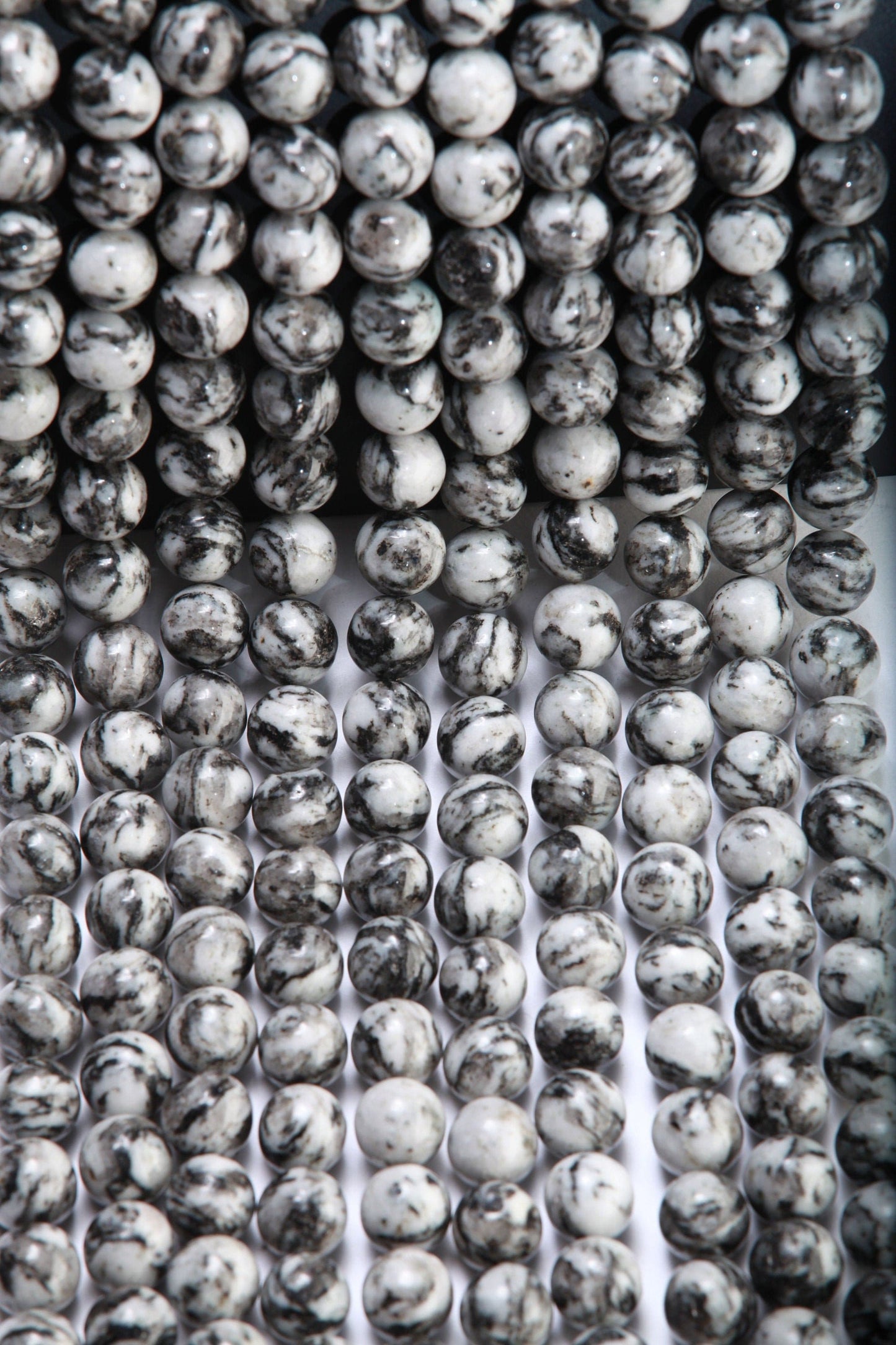 14mm Black and White Scenic Dendritic Jasper, Single/Bulk