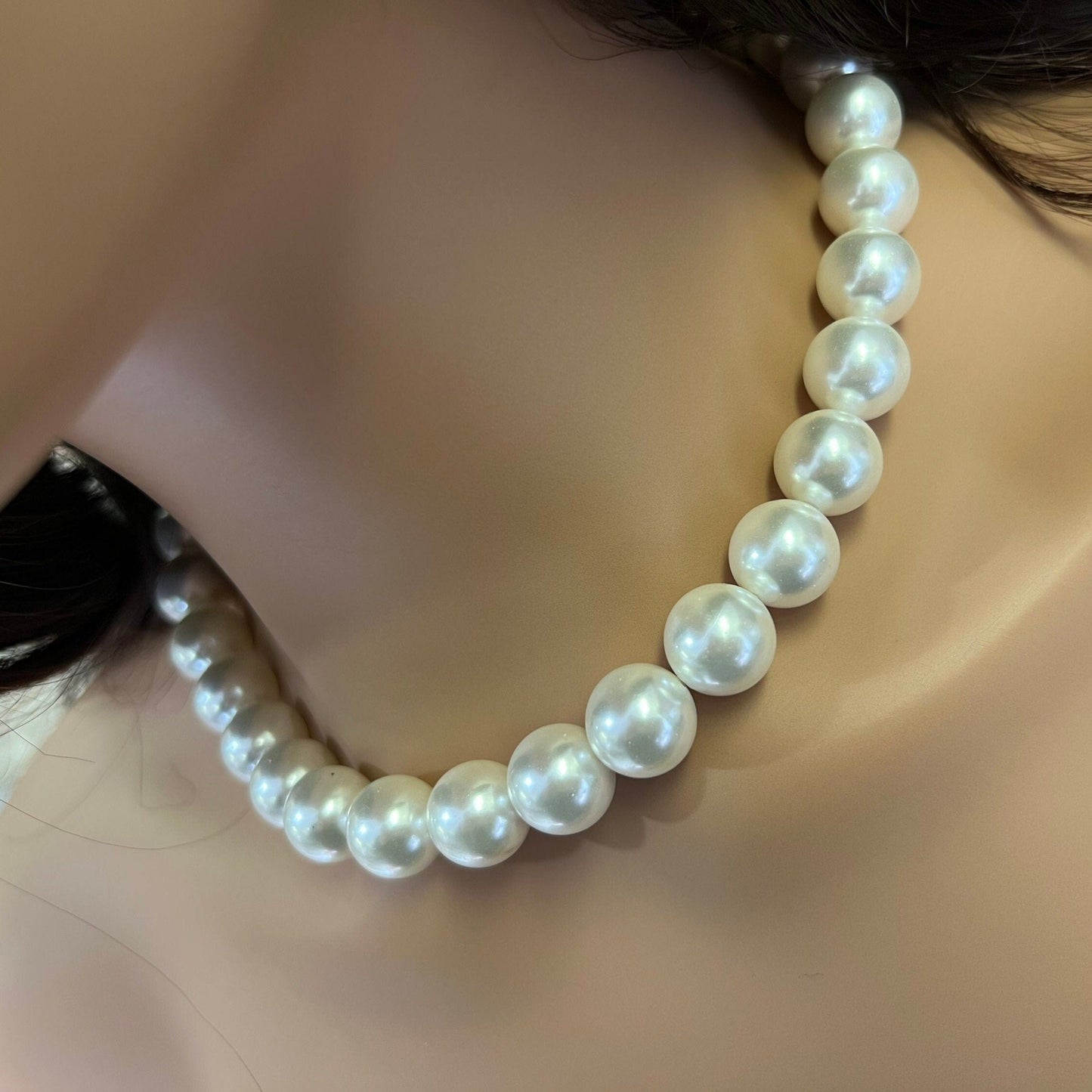 14mm large White South Seashell Pearl Round Statement Necklace with Strong CZ Magnetic Clasp, elegant Bridesmaids wedding evening wear gift