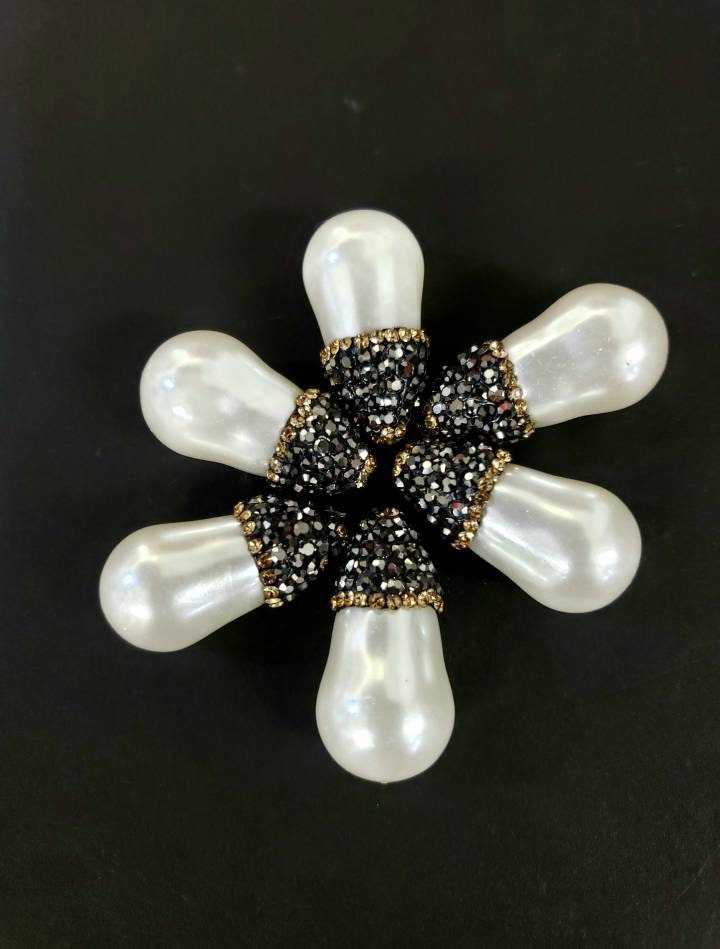 South Seashell Pearl 12x23mm with black sparkling crystal & gold line crystal top to bottom drilled, focal pendants or earring, 1 pc