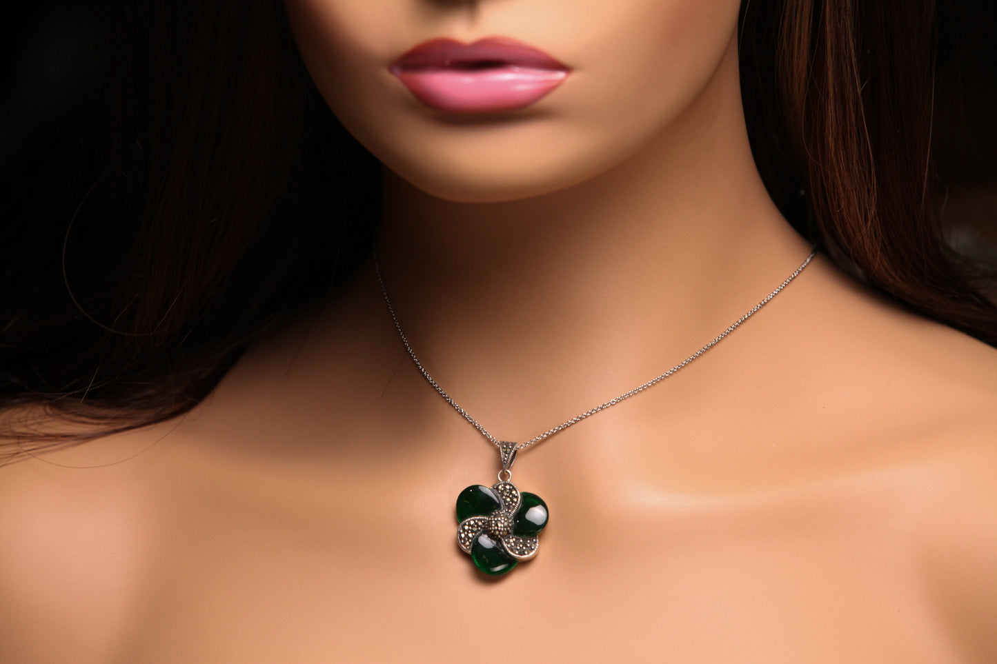 Marcasite 925 Sterling Silver 25mm Green Onyx Heart Pendant Necklace with Rhodium Non Tarnish Sterling Silver Cable Chain Vintage Antique