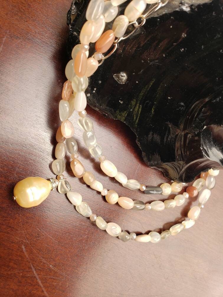 Natural peach Moonstone freeform nugget brown shaded 3 layer Focal south seashell Baroque pearl Pendant Necklace, 18" plus 3" Extension