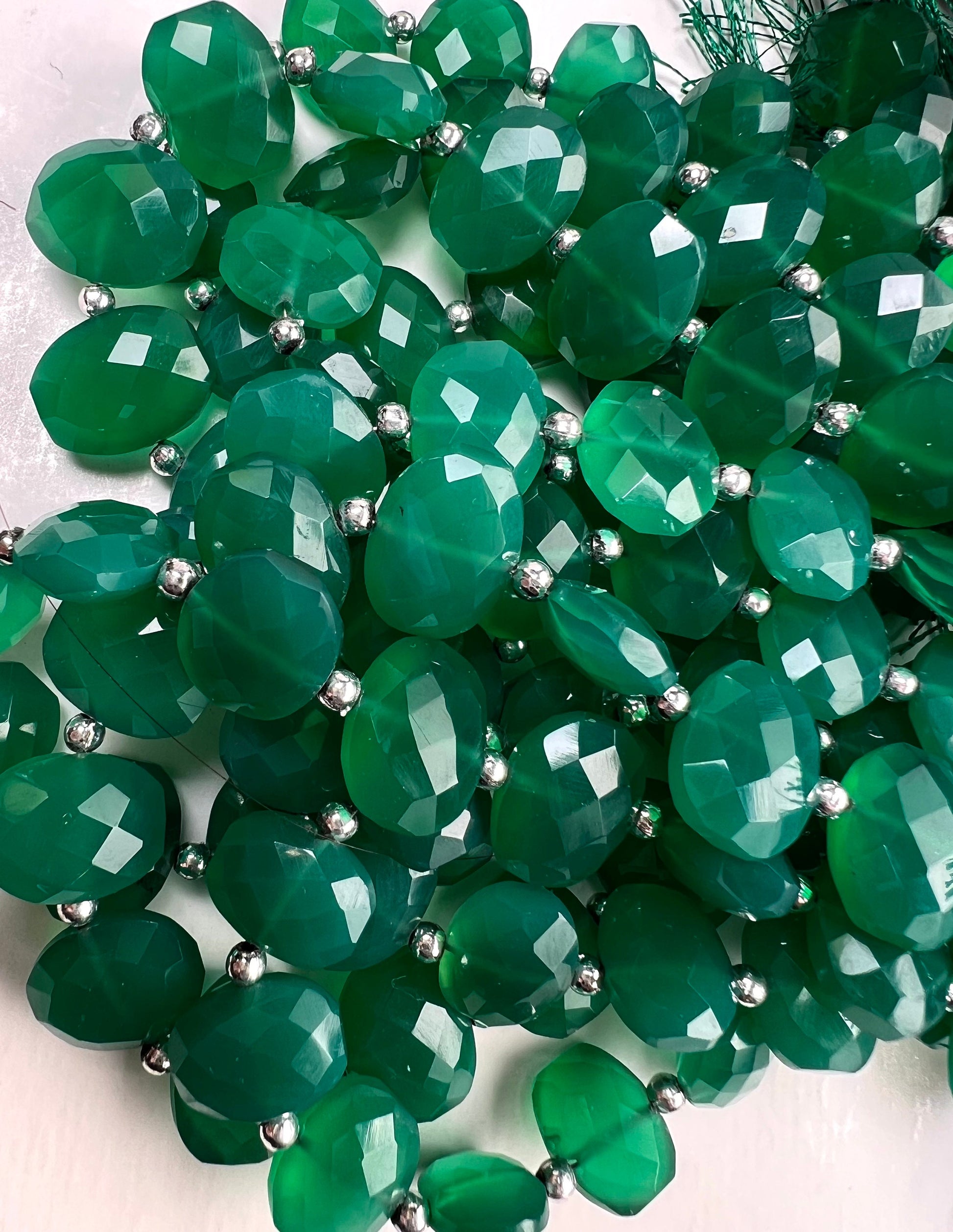 Green Onyx puff oval faceted 11x13-14mm middle drilled Natural gemstone beads ,AAA quality for Jewelry Making ,8 pcs 4” or 16 pcs full 8” st