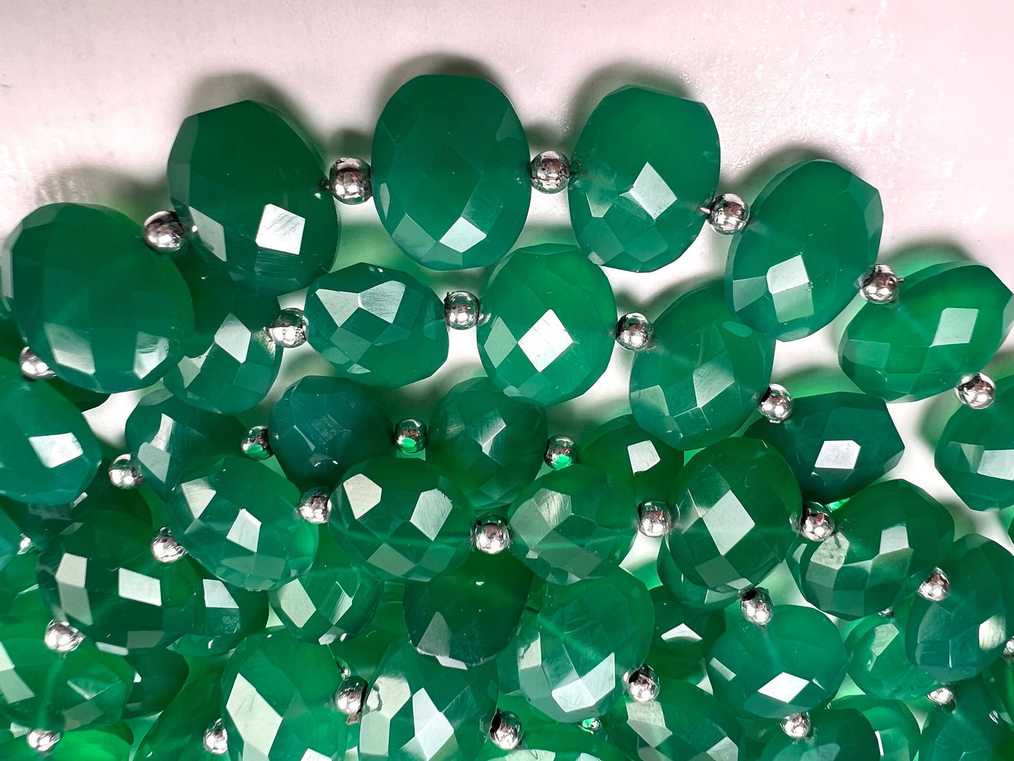 Green Onyx puff oval faceted 11x13-14mm middle drilled Natural gemstone beads ,AAA quality for Jewelry Making ,8 pcs 4” or 16 pcs full 8” st