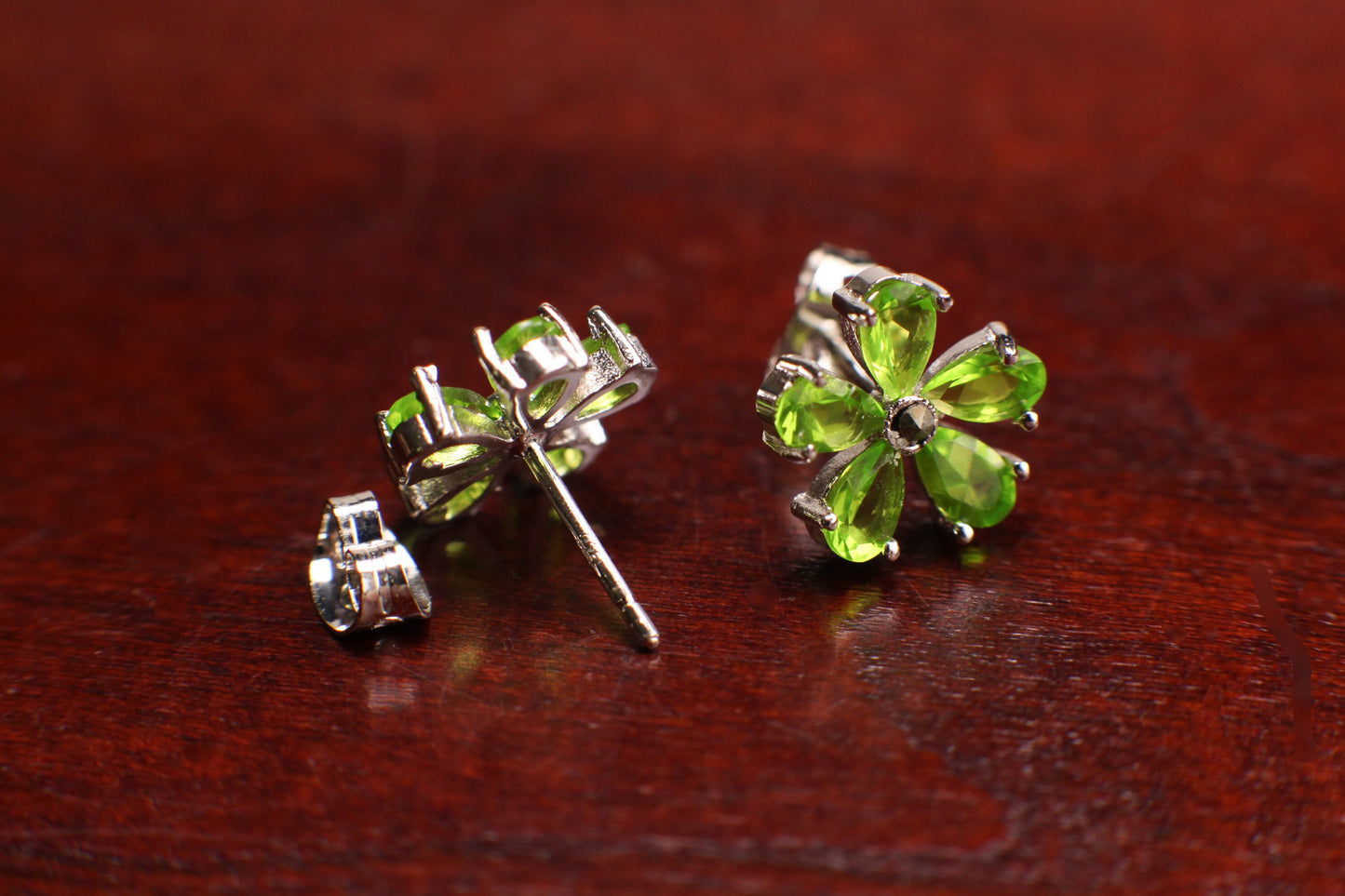 Genuine Peridot Daisy Flower 11mm Post Earrings in 925 Sterling Silver, precious Gift for her, 925 Stamped