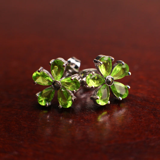 Genuine Peridot Daisy Flower 11mm Post Earrings in 925 Sterling Silver, precious Gift for her, 925 Stamped