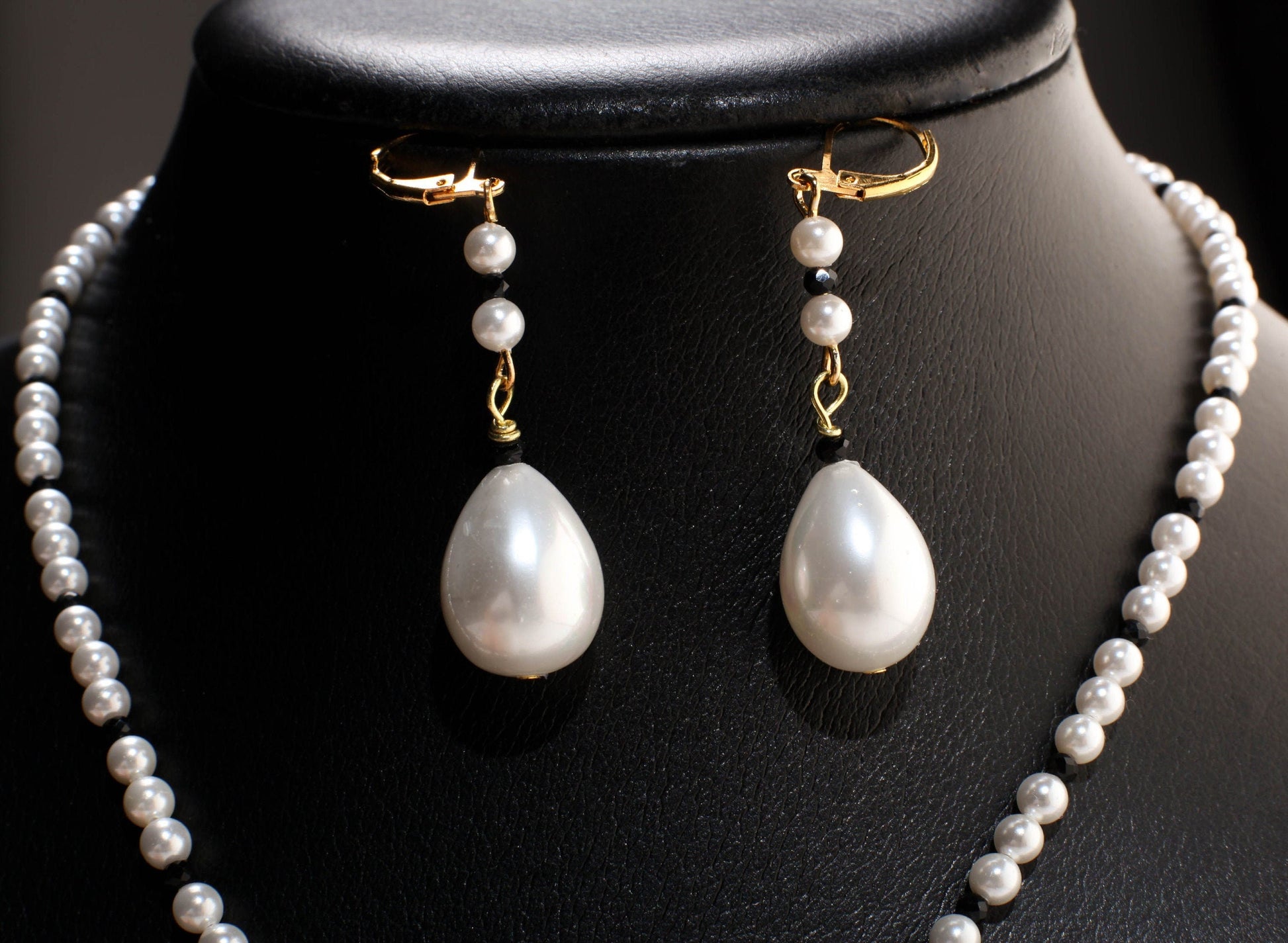 South Sea Shell Pearl Bridal Necklace, Tear Drop Pave Crystal Bead Cap Dangling Earrings Sets, Black Spinel Spacers, Gold Clasp Jewelry Set