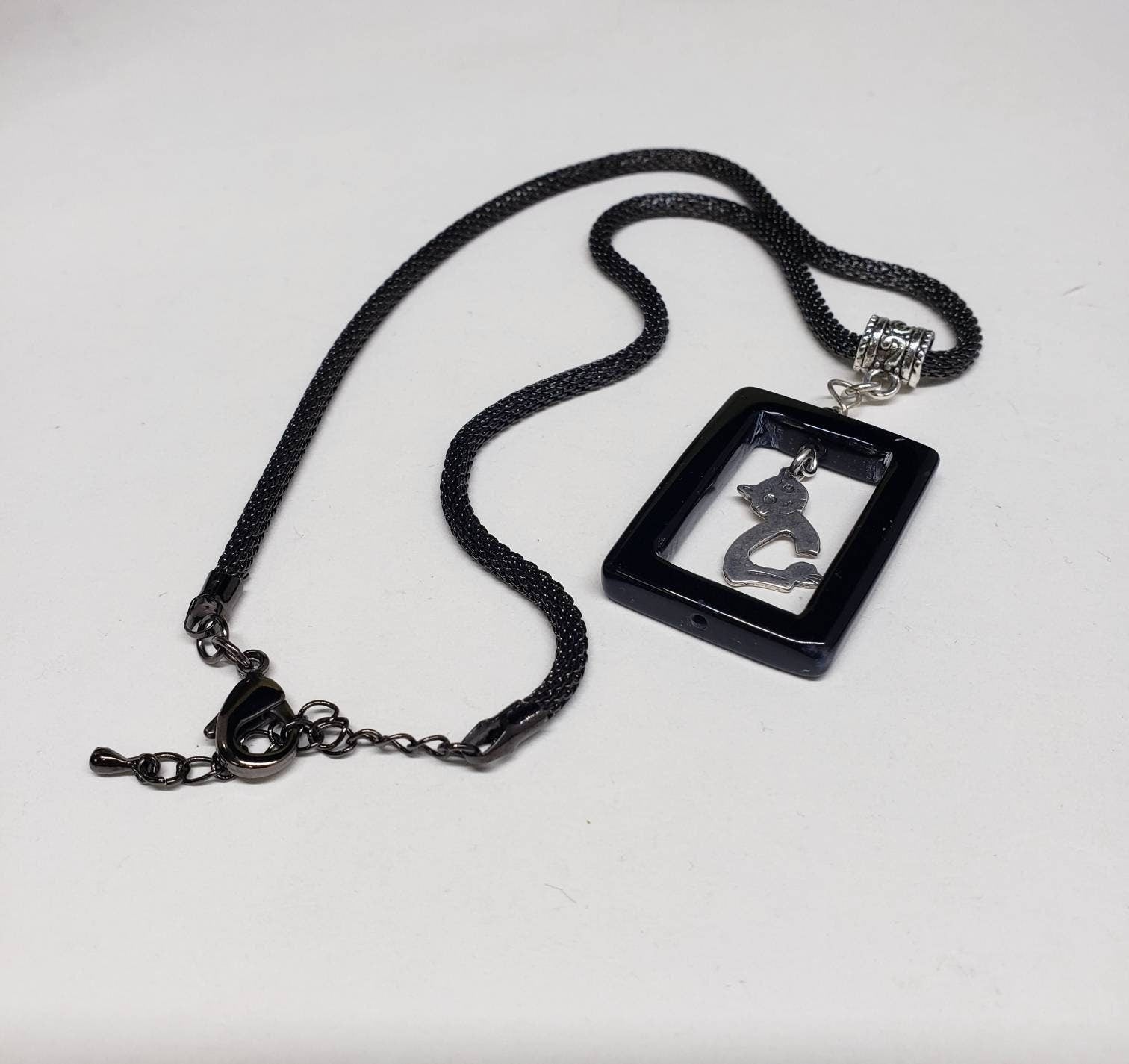 925 sterling silver cat charm in black onyx frame with gunmetal black chain 20"(18"& 2" Extension ) Cute cat, Cat lovers necklace gift
