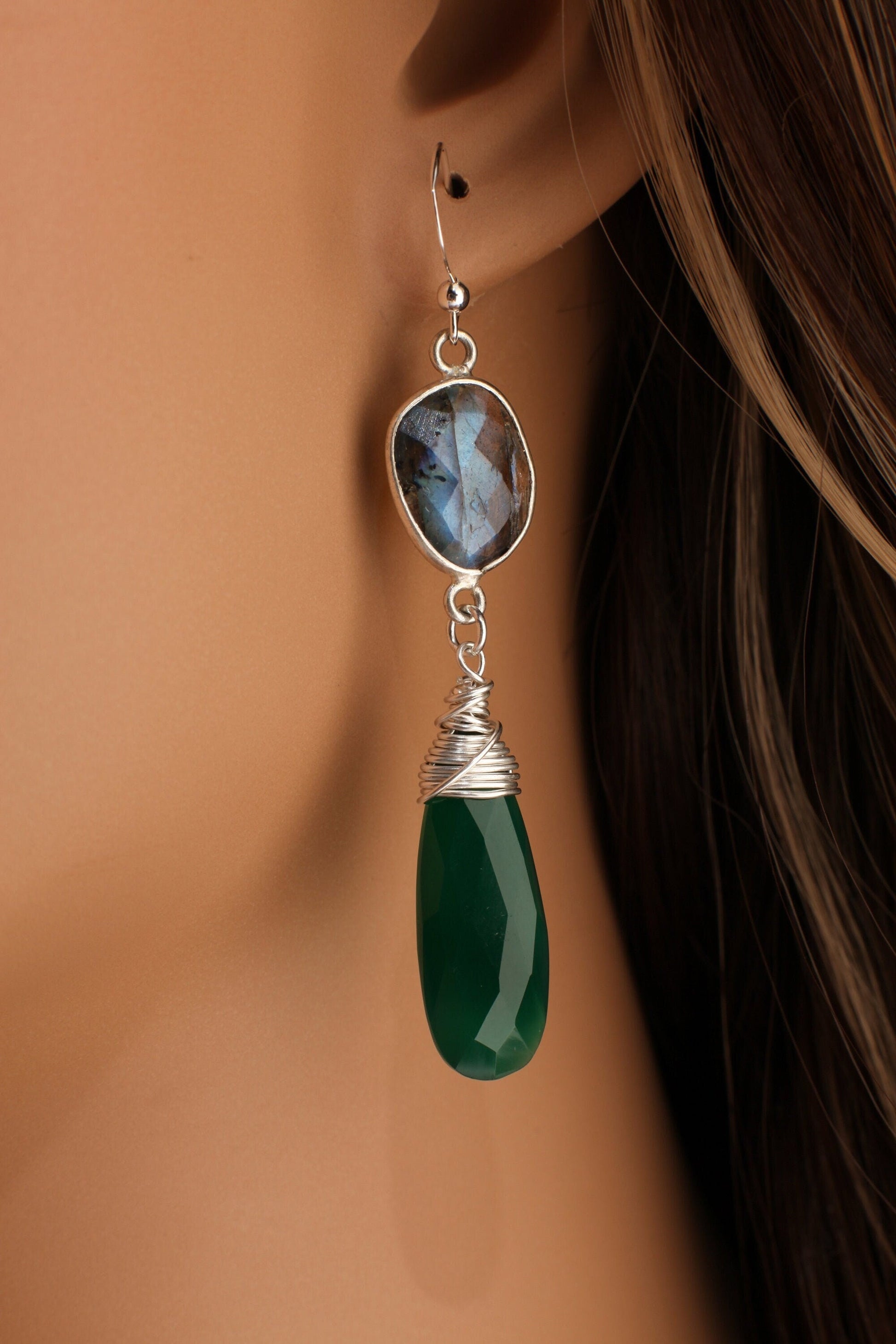 Labradorite Bezel with Dangle Green Onyx 9.5x25mm Wire Wrapped Briolette Teardrop in 925 Sterling Silver lever back earring. Precious gift