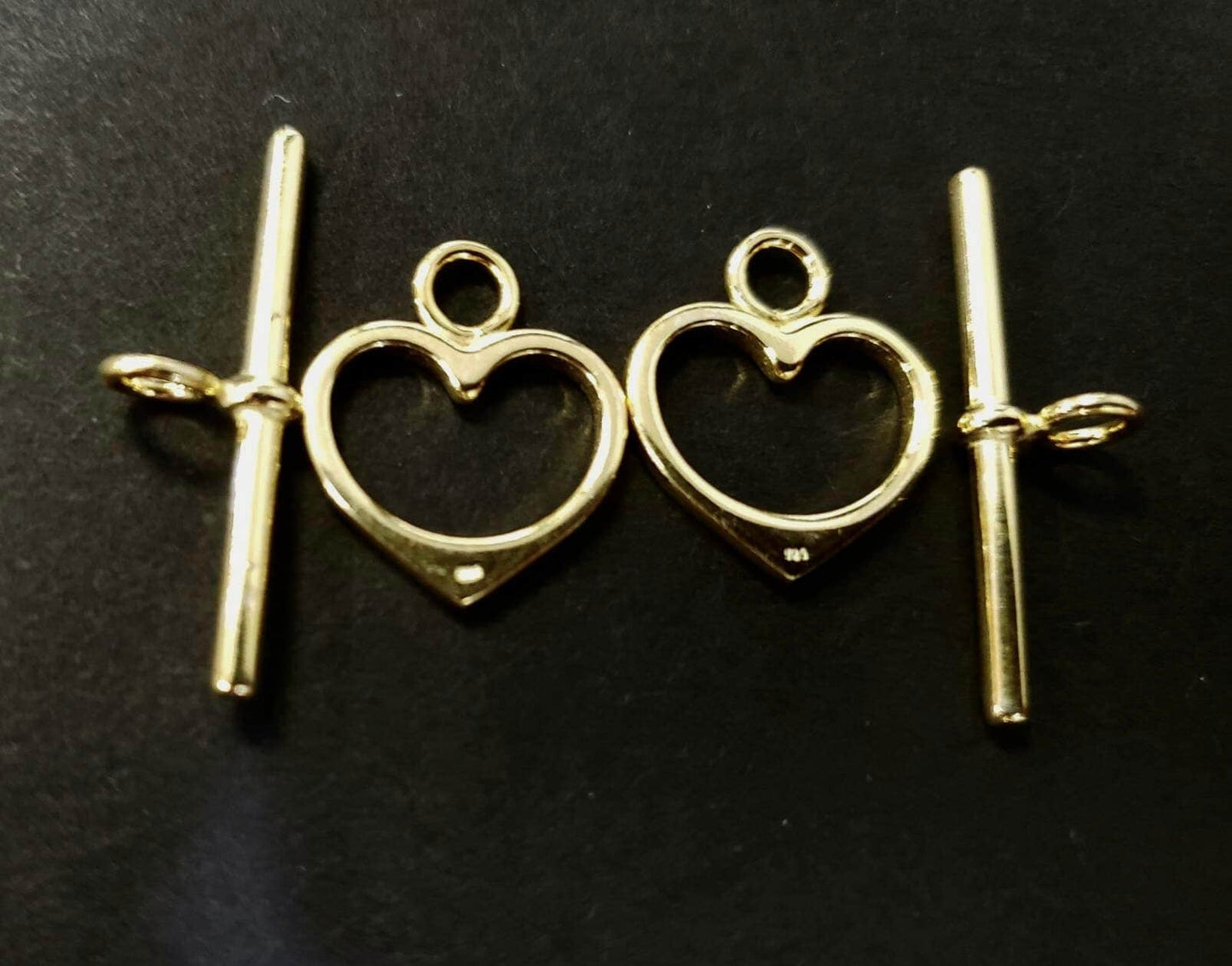 22k gold vermeil 14mm heart toggle clasp. 22k gold over 925 Sterling Silver. 1 set price. 925 stamped , high quality