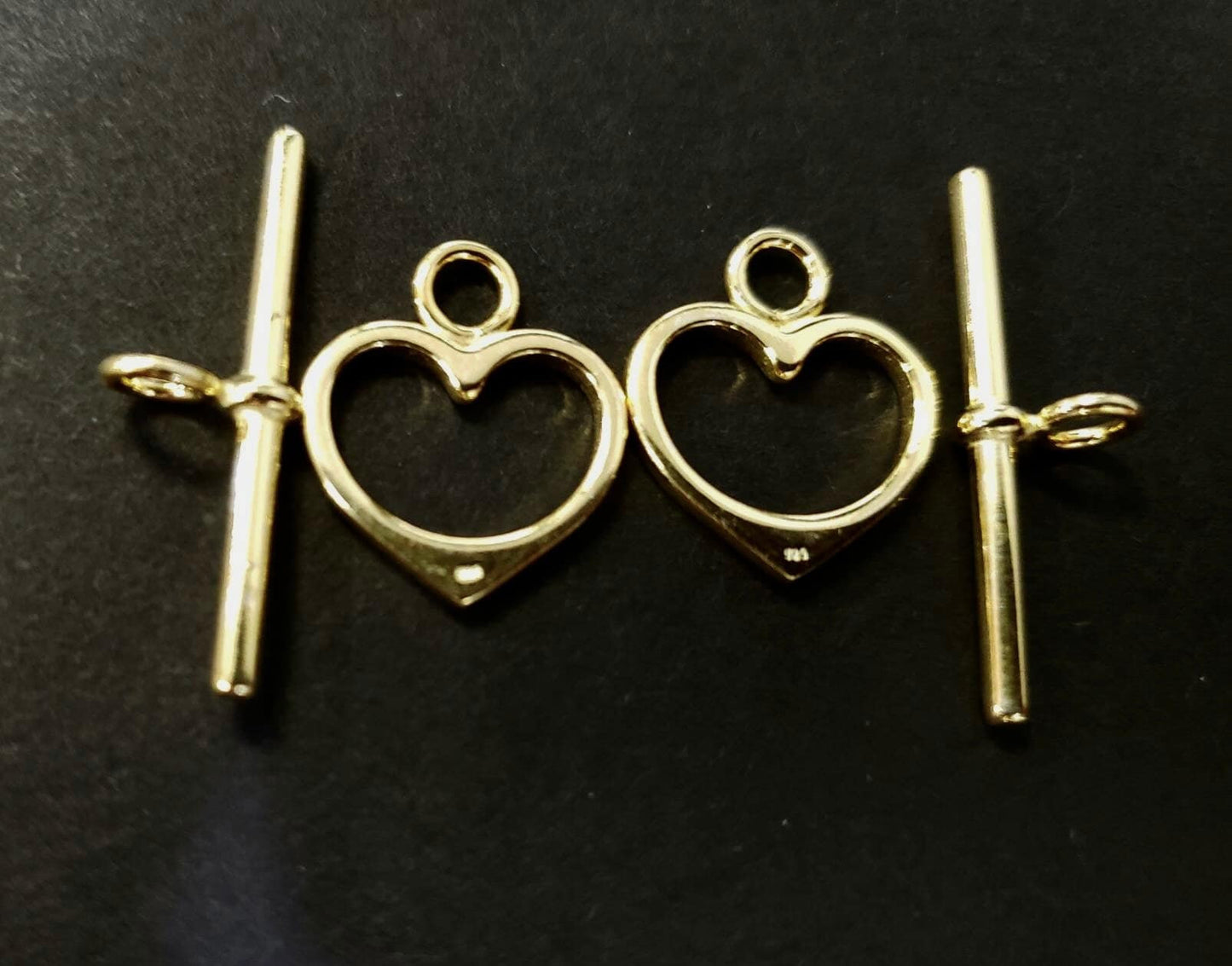 22k gold vermeil 14mm heart toggle clasp. 22k gold over 925 Sterling Silver. 1 set price. 925 stamped , high quality