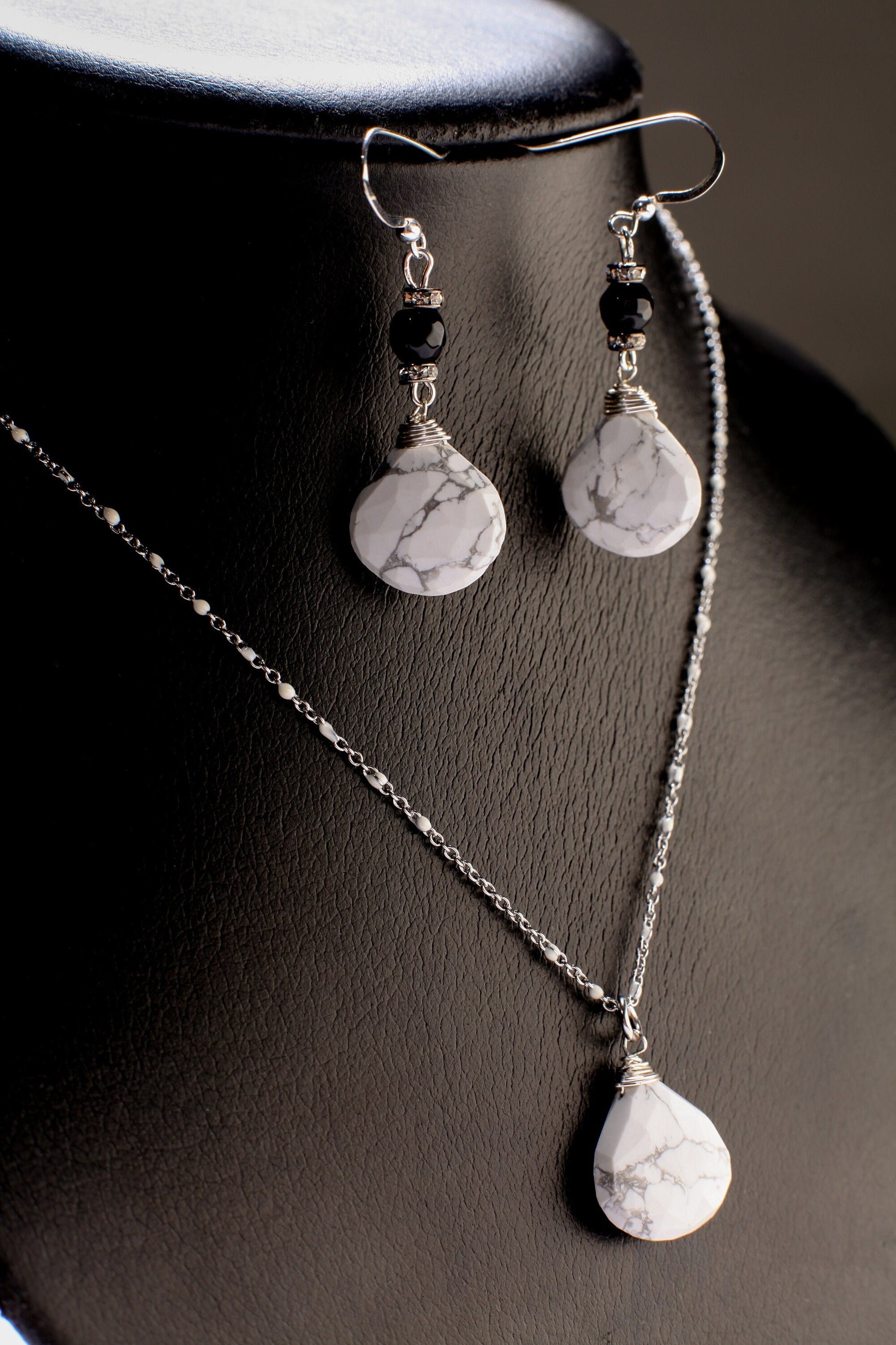 Natural White Howlite 17x21mm Wire Wrapped Heart Shape Faceted Teardrop Pendant Necklace, Matching Earrings 925 Sterling Silver Jewelry Set