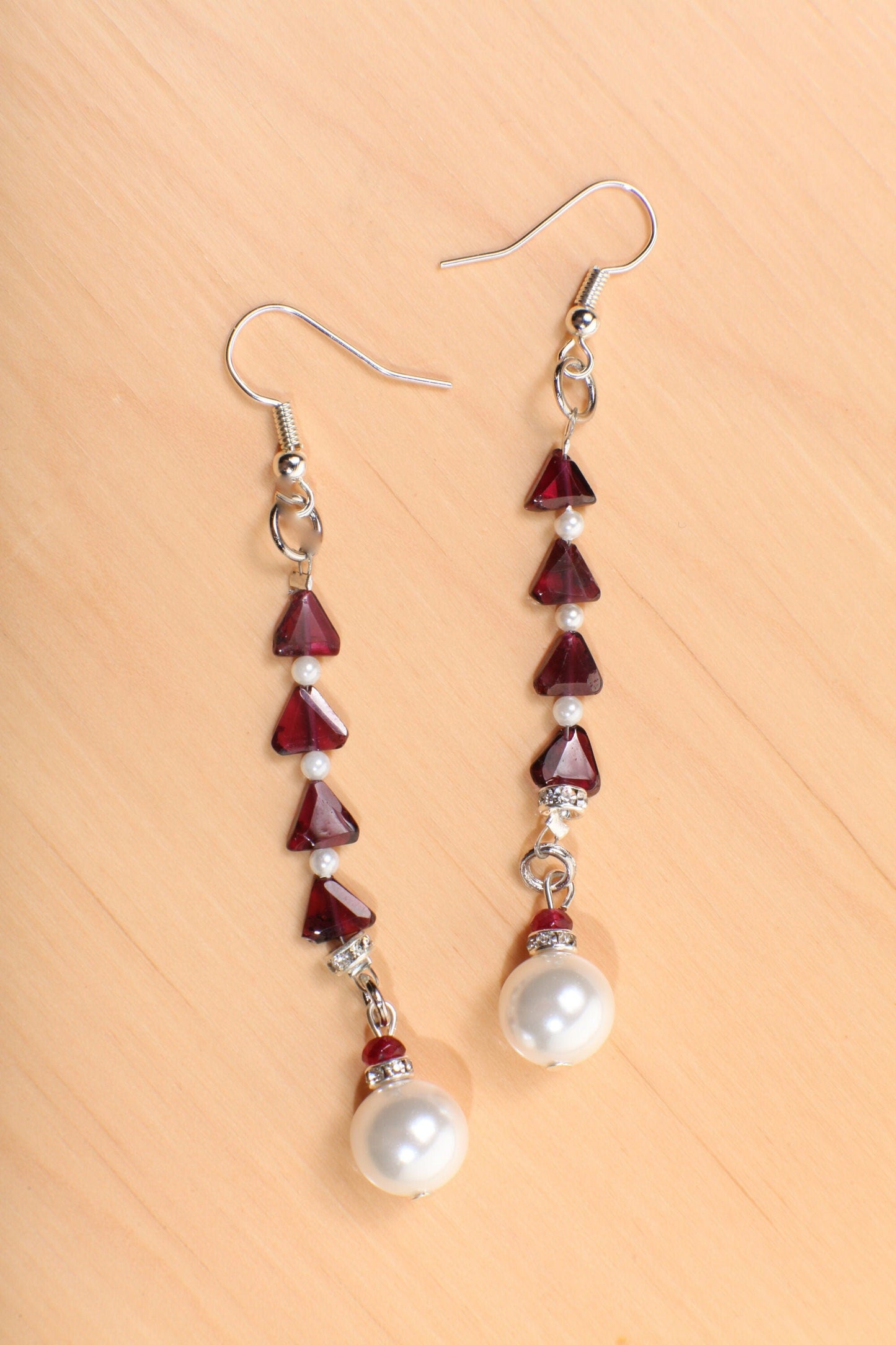 Genuine Garnet triangle shape with 2.5mm Freshwater Pearl Spacers Necklace and Matching Shell Pearl Dangling Earrings Jewelry Set.