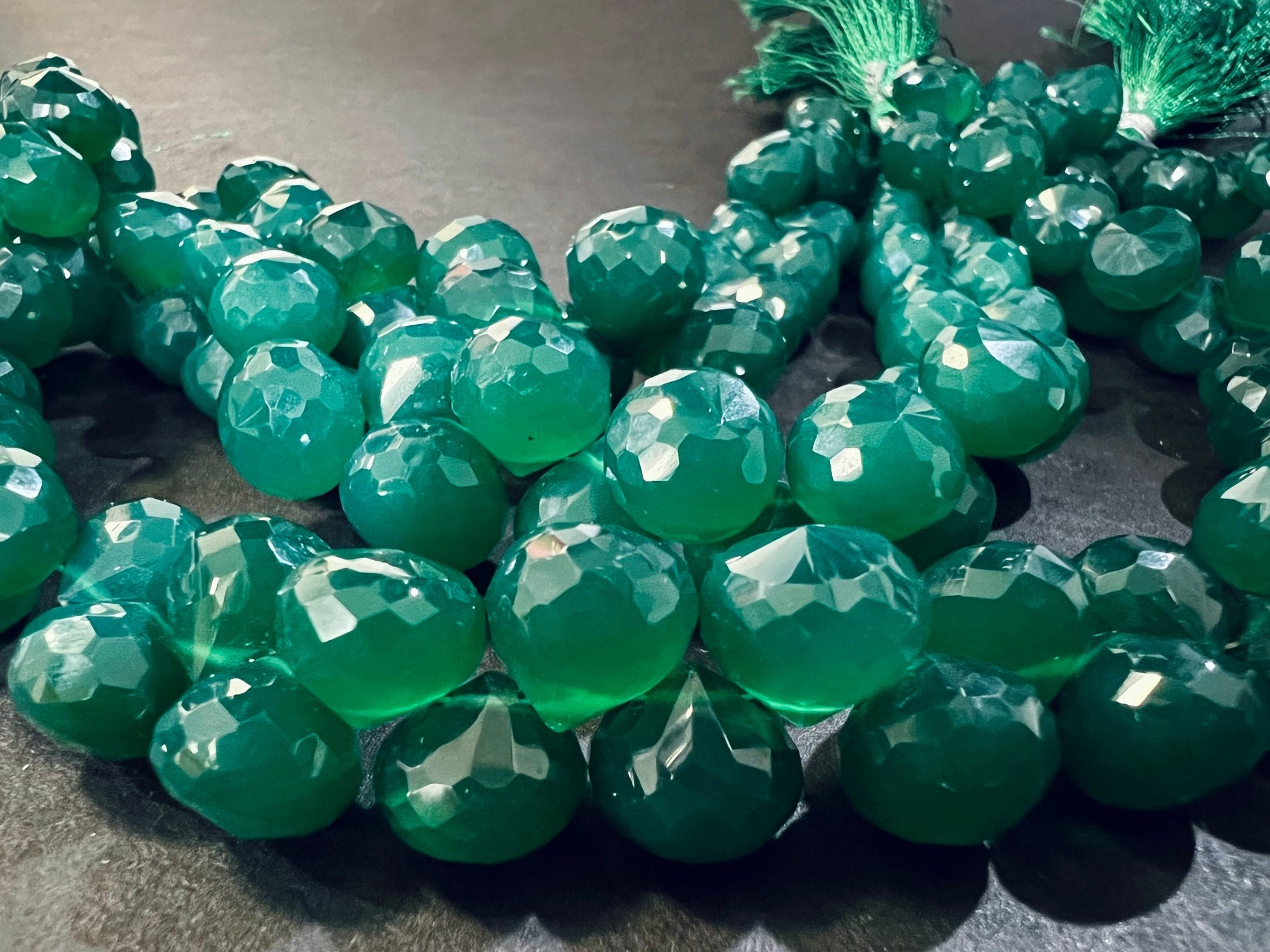 Natural Green Onyx Onion Drop, Dark Emerald Green color 8.5-9.5mm Onion Briolette smooth Drop Jewelry Gemstone