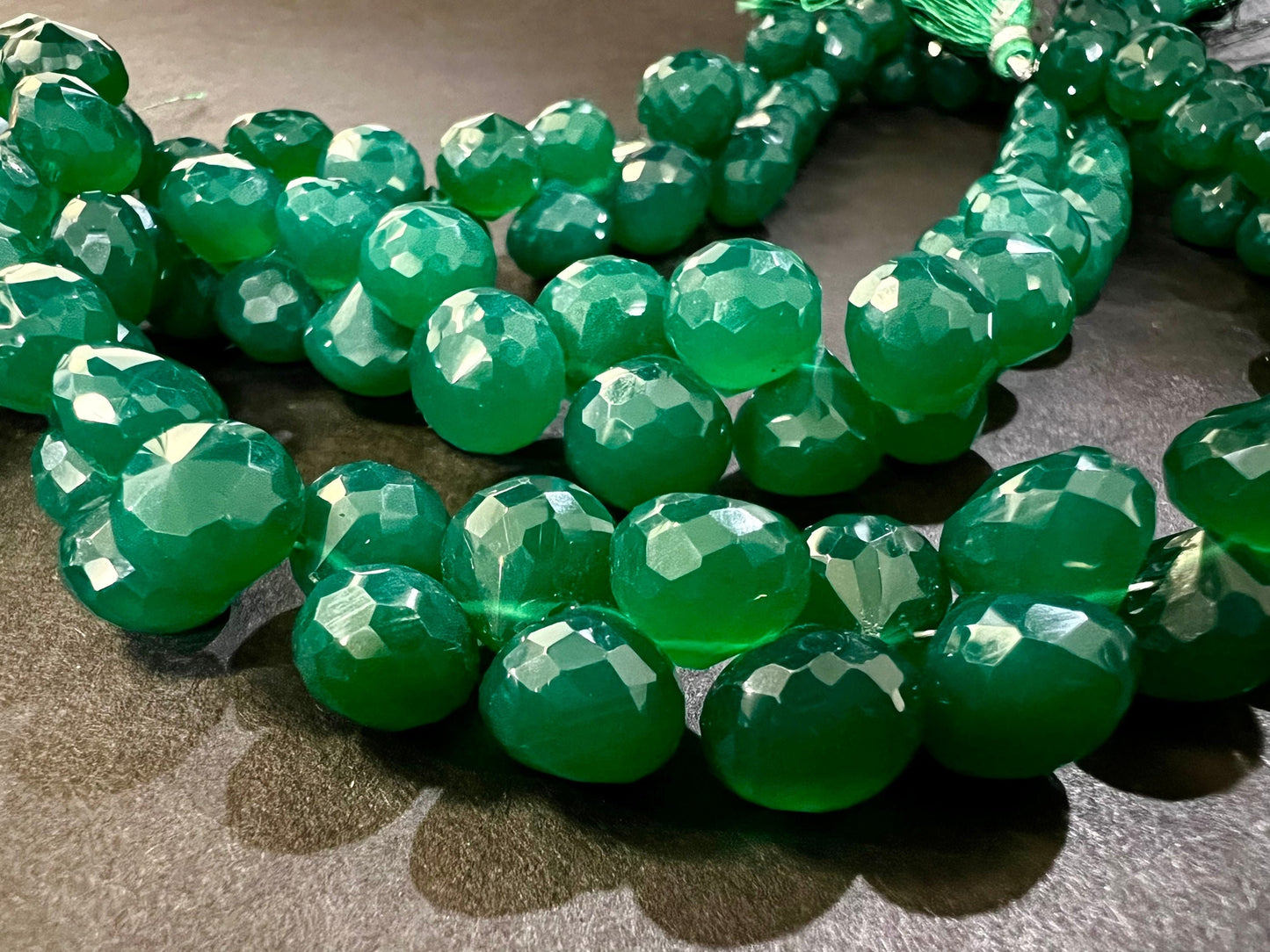 Natural Green Onyx Onion Drop, Dark Emerald Green color 8.5-9.5mm Onion Briolette smooth Drop Jewelry Gemstone