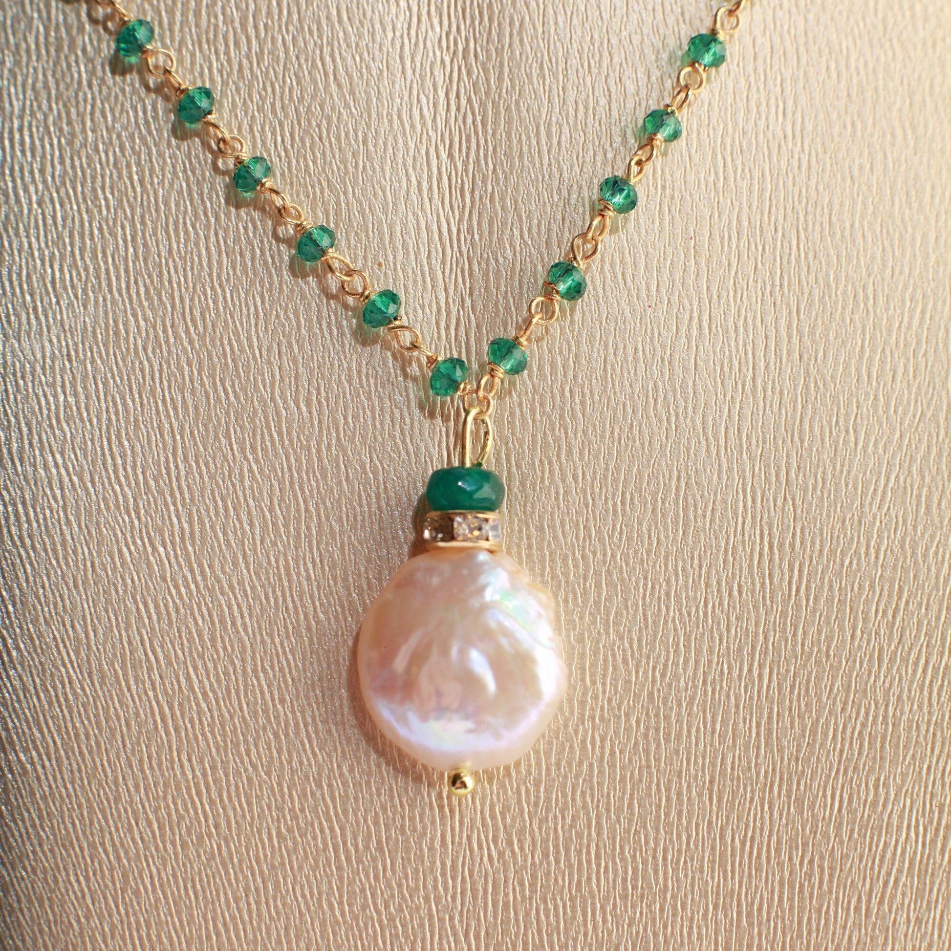 Green quartz Beaded Chain with Genuine Freshwater Coin Pearl Centerpiece Rhinestones Focal bead 16&quot; gold Necklace