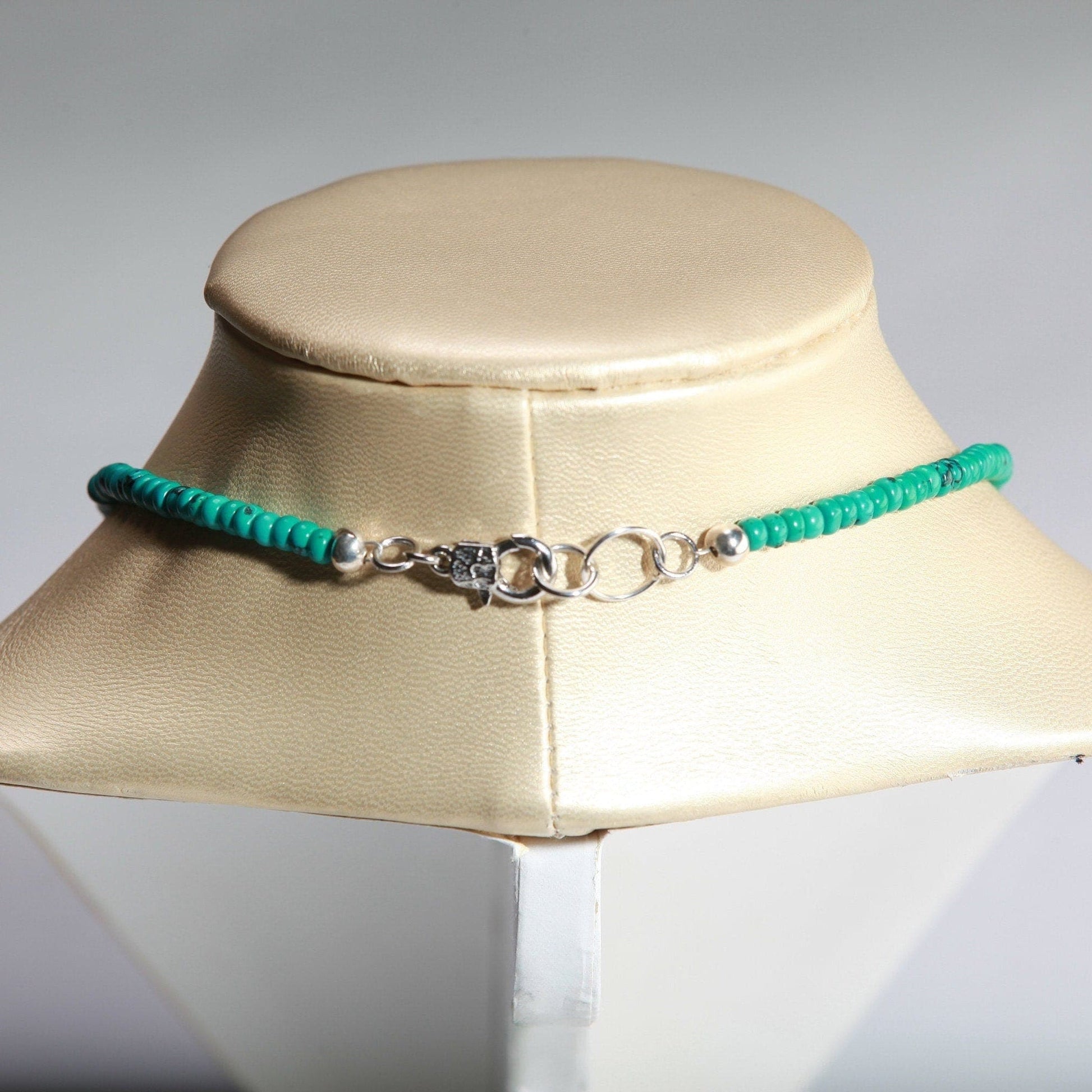 Genuine Tibetan Turquoise Oval Pebble Centerpiece Pendant Roundel Necklace 17&quot;
