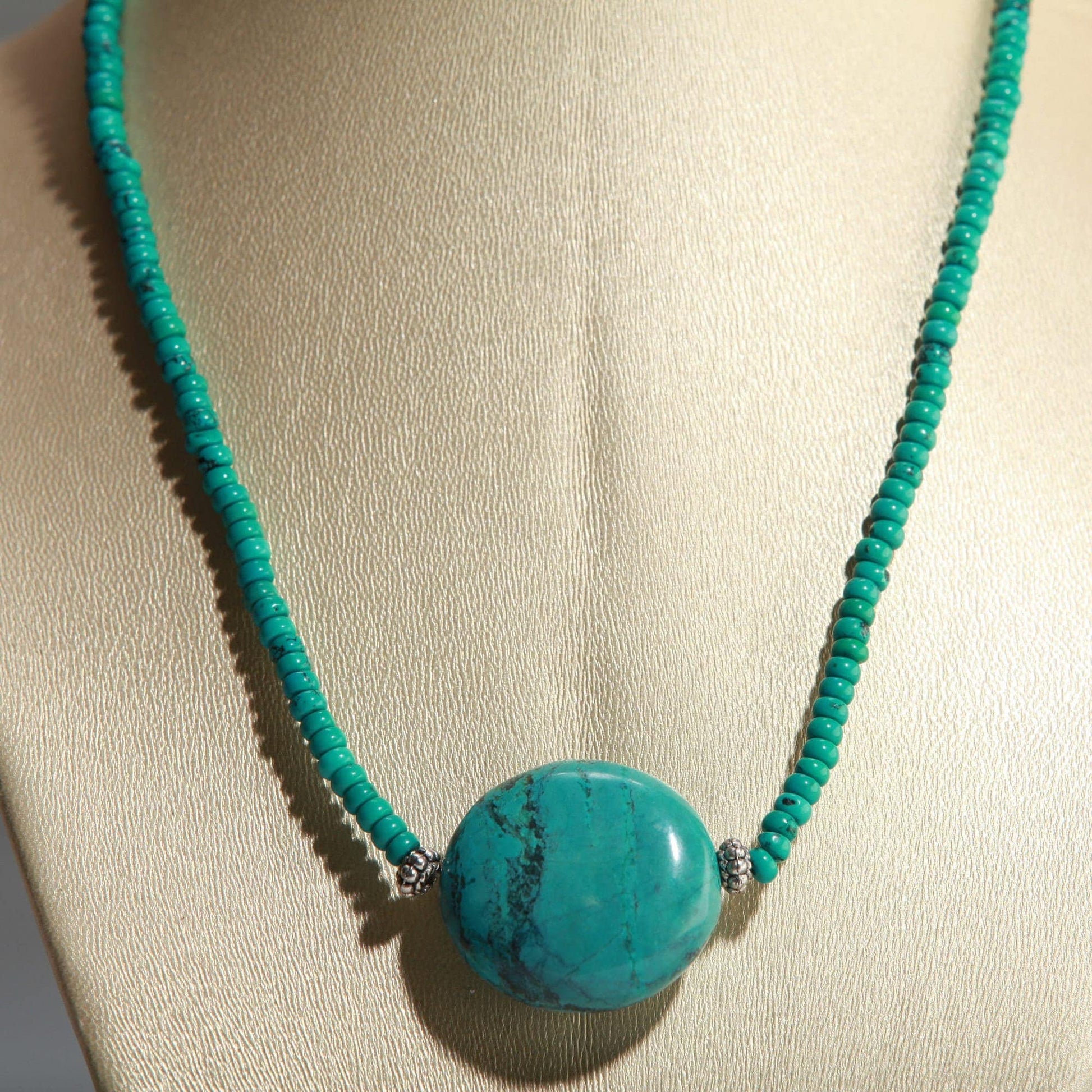 Genuine Tibetan Turquoise Oval Pebble Centerpiece Pendant Roundel Necklace 17&quot;