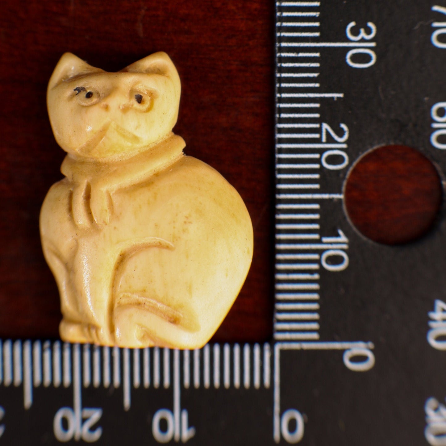 Carved Buffalo Bone Cat, 20x28mm, Hand Crafted Animal Figurine, Double Sided, Drilled Bead, Art Deco