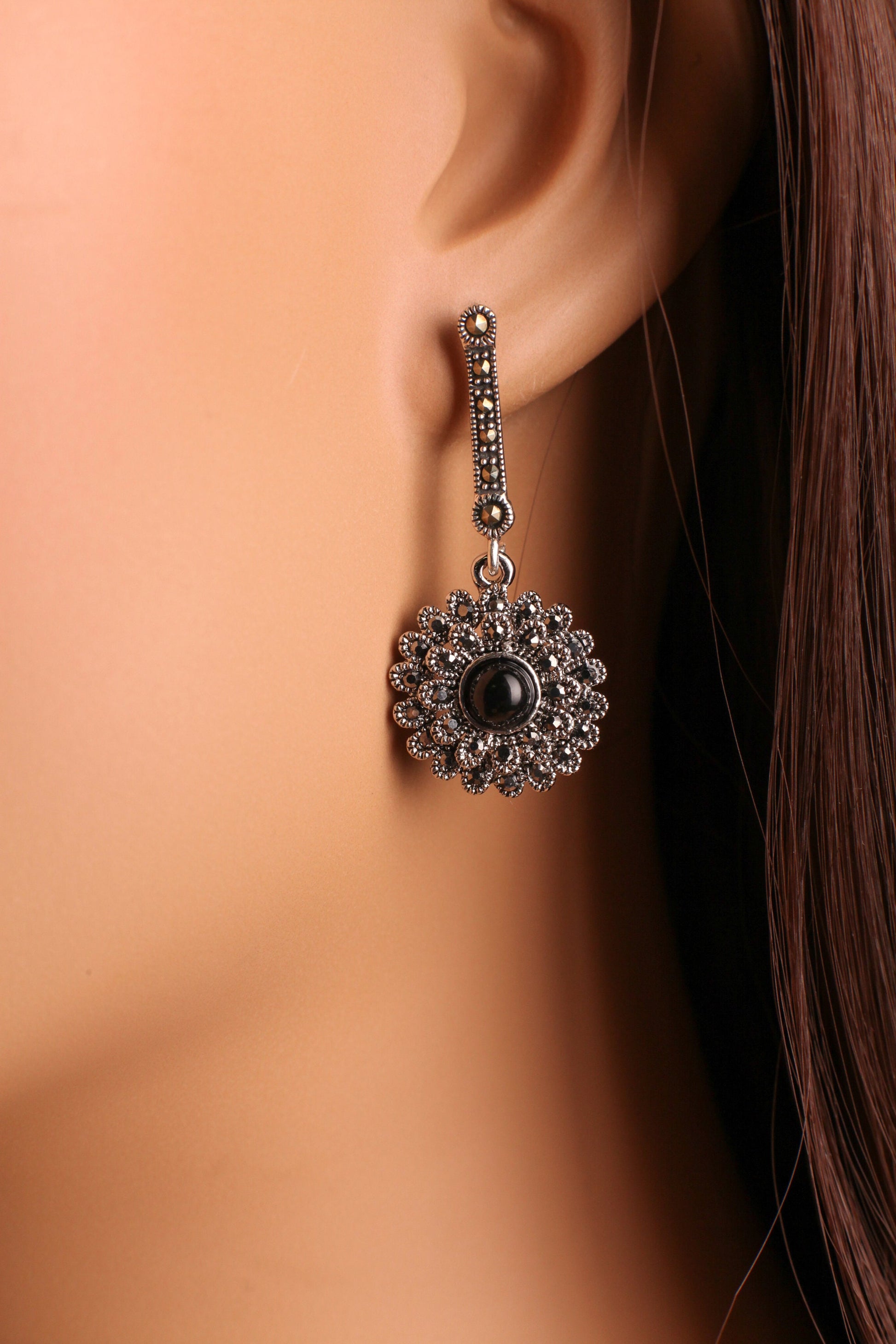 Vintage Marcasite 925 Sterling Silver Black Onyx 17mm dangling earrings. 925 stamped, Antique vintage gift for her