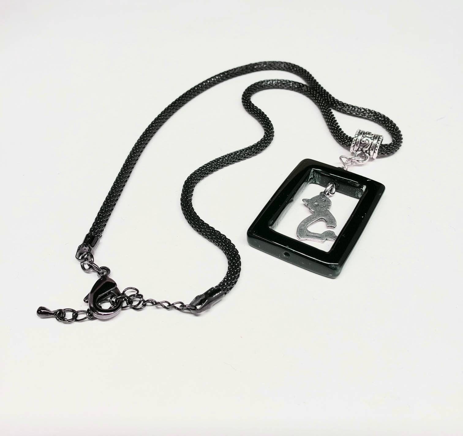 925 sterling silver cat charm in black onyx frame with gunmetal black chain 20"(18"& 2" Extension ) Cute cat, Cat lovers necklace gift