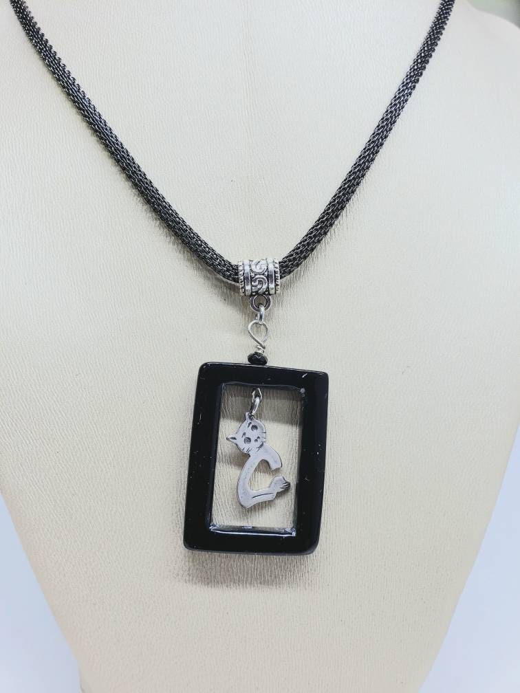925 sterling silver cat charm in black onyx frame with gunmetal black chain 20"(18"& 2" Extension ) Cute cat, Cat lovers necklace gift