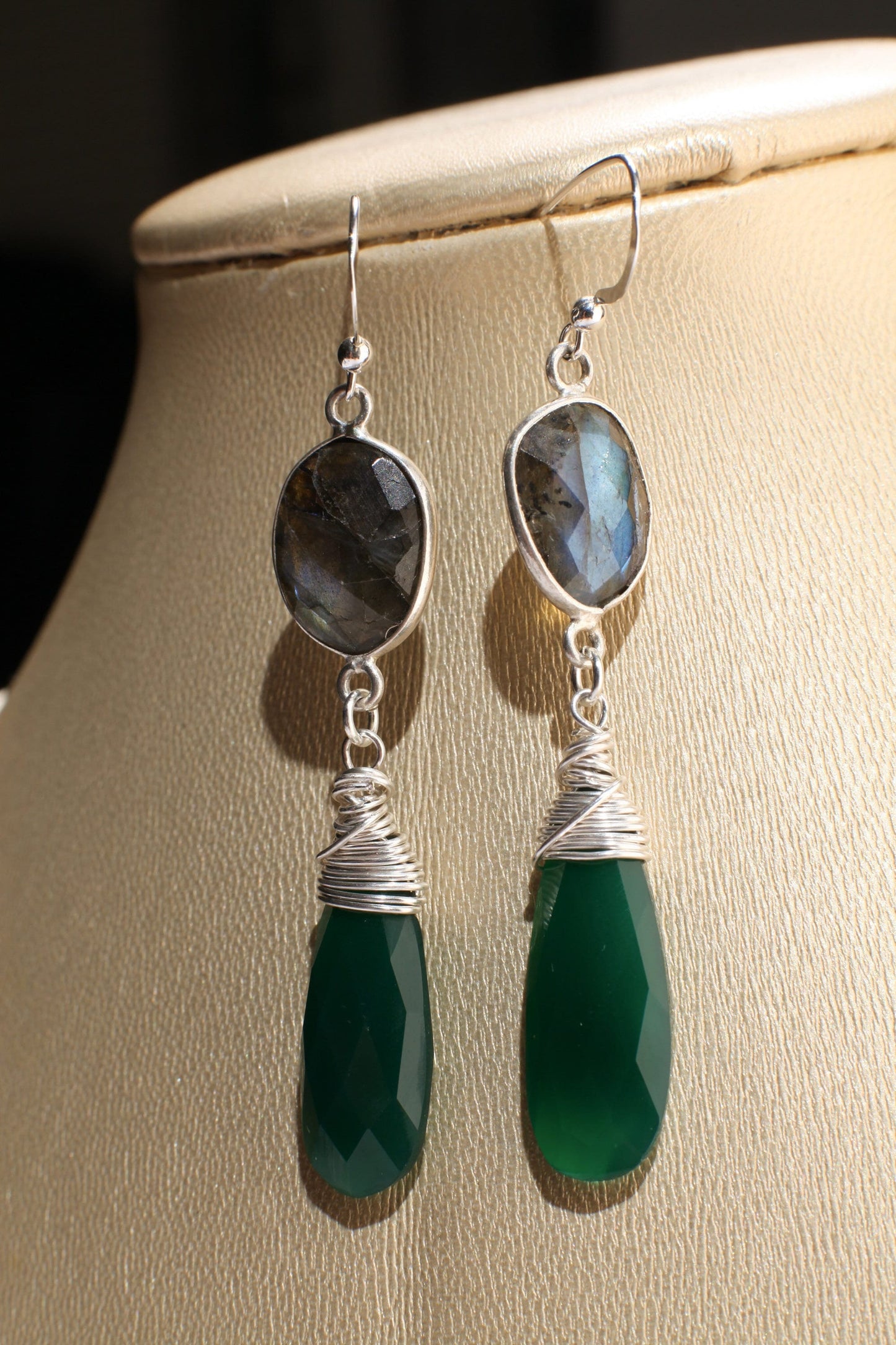 Labradorite Bezel with Dangle Green Onyx 9.5x25mm Wire Wrapped Briolette Teardrop in 925 Sterling Silver lever back earring. Precious gift