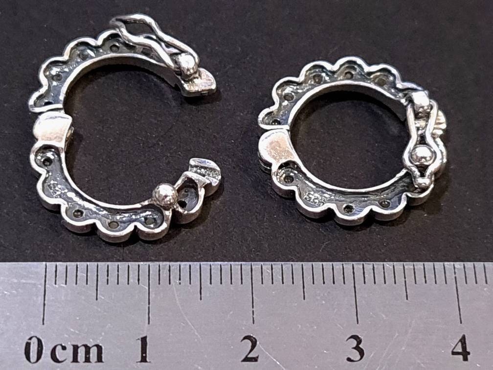 925 Sterling Silver Marcasite Safety Lock Shortner 19mm circle, 12mm inner diameter, Vintage Marcasite, 925 Stamped, Pearl Shortner. 1 Pc