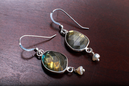 Natural Labradorite Free Form Oval Bezel with Dangling Natural Fresh Water Pearl in .925 Sterling Silver Ear Wire