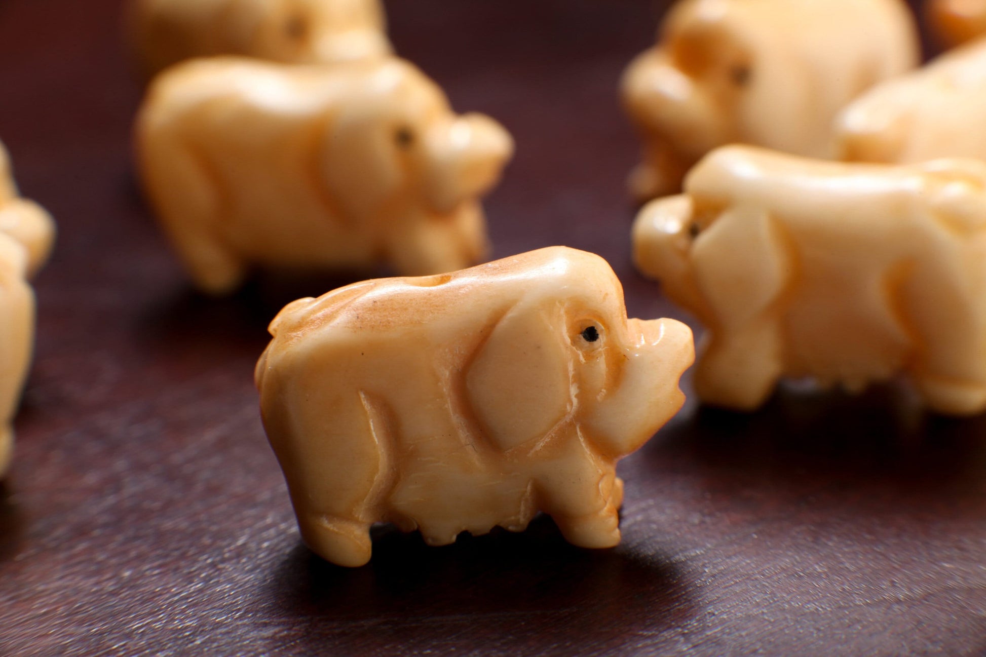 Carved Buffalo Bone Pig, 11-14x20mm, Hand Crafted Animal Figurine Drilled Bead, Art Deco