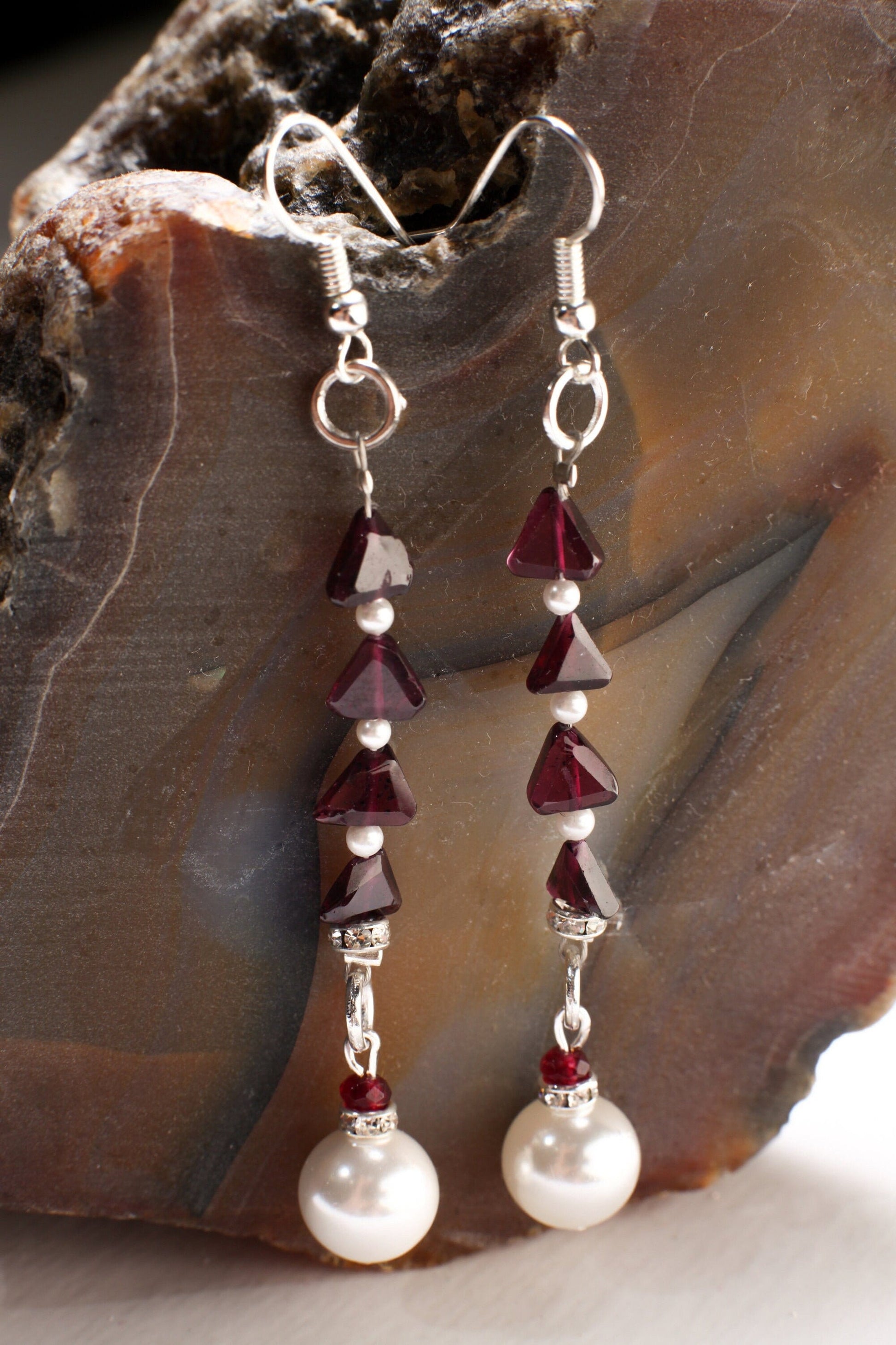 Genuine Garnet triangle shape with 2.5mm Freshwater Pearl Spacers Necklace and Matching Shell Pearl Dangling Earrings Jewelry Set.