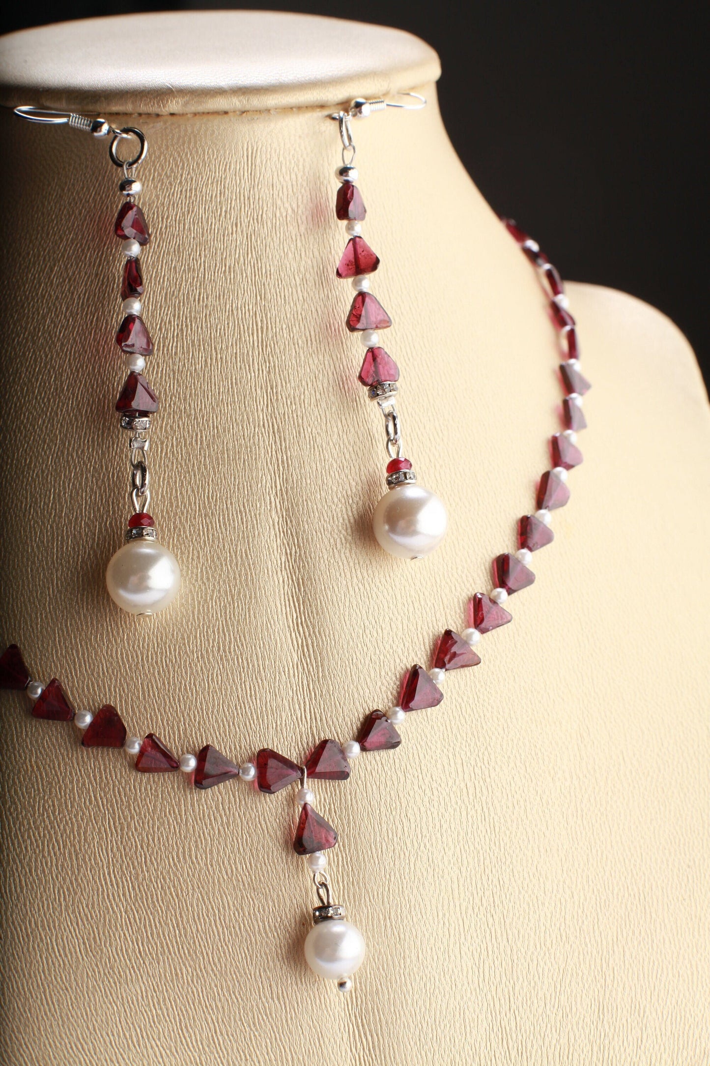 Genuine Garnet triangle shape with 2.5mm Freshwater Pearl Spacers Necklace and Matching Shell Pearl Dangling Earrings Jewelry Set.