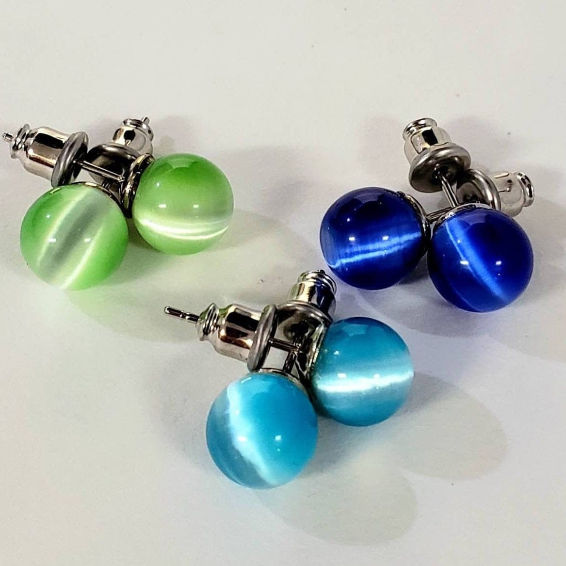 Cat's eye stud earring post 8mm round , earring gift royal blue , green. Aqua blue. 1 pair