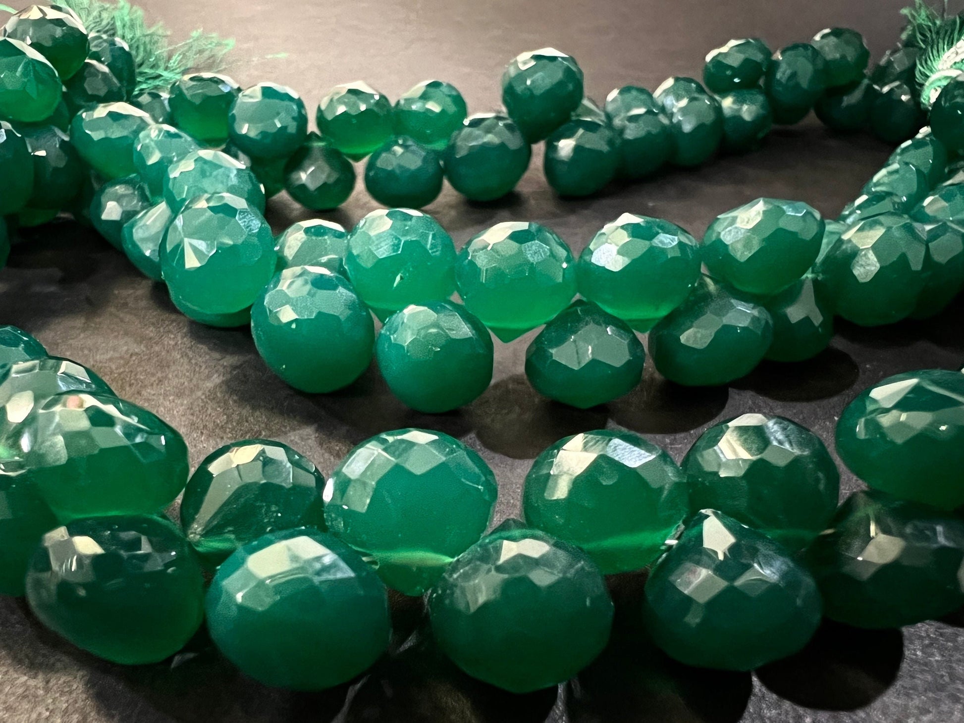 Natural Green Onyx Onion Drop, Dark Emerald Green color 8.5-9.5mm Onion Briolette smooth Drop Jewelry Gemstone