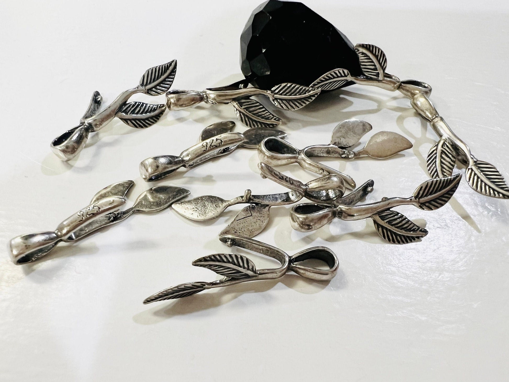 925 Sterling Silver Leaf bail, Vintage Handmade Thai Silver 25mm long Pinch Bails for Large Pendant Holder.,925 Stamped, 1 piece