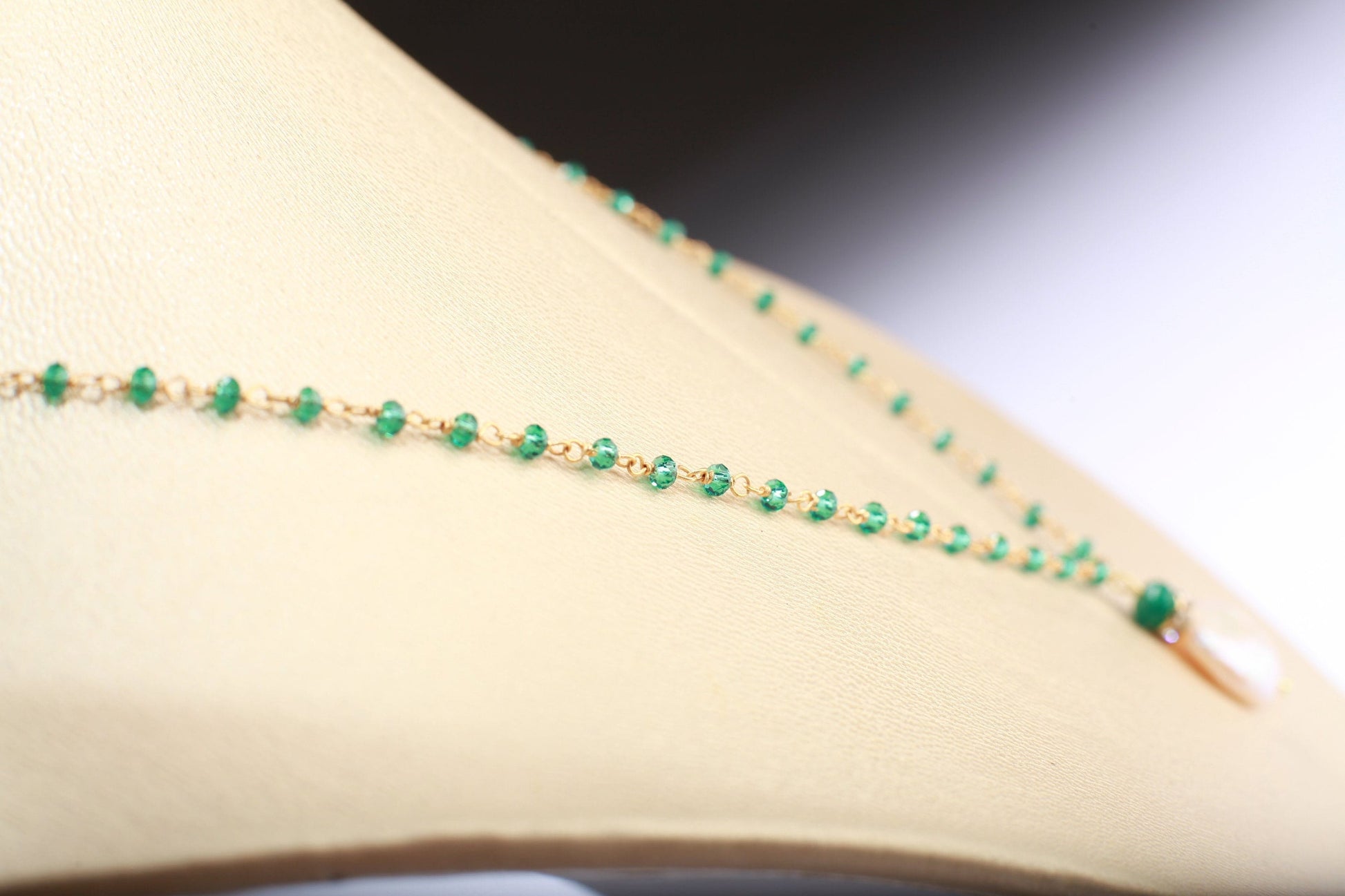 Green quartz Beaded Chain with Genuine Freshwater Coin Pearl Centerpiece Rhinestones Focal bead 16" gold Necklace