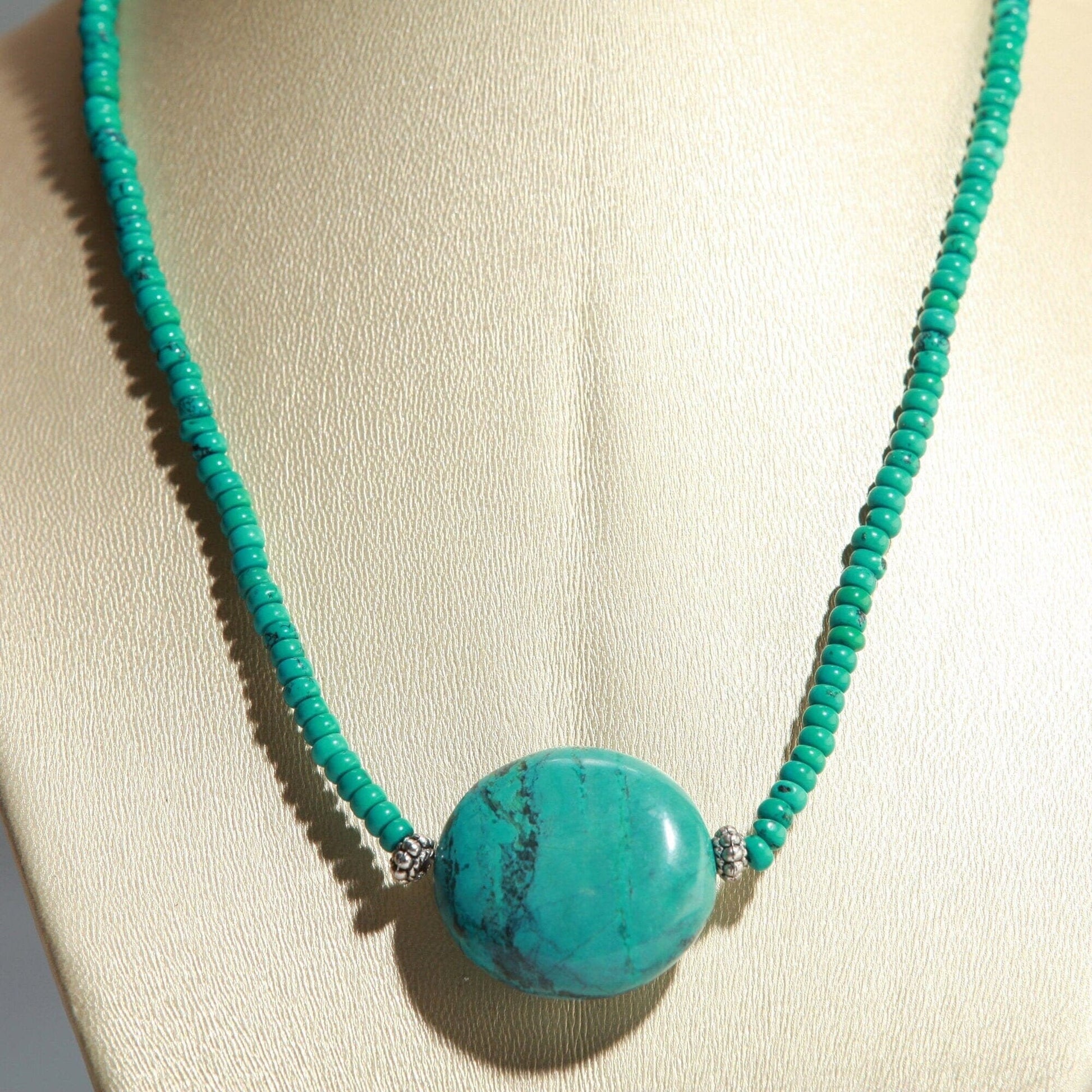 Genuine Tibetan Turquoise Oval Pebble Centerpiece Pendant Roundel Necklace 17&quot;