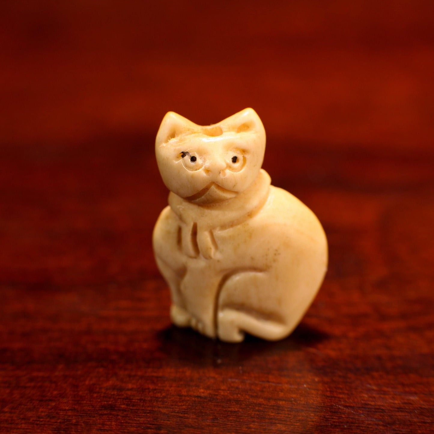 Carved Buffalo Bone Cat, 20x28mm, Hand Crafted Animal Figurine, Double Sided, Drilled Bead, Art Deco