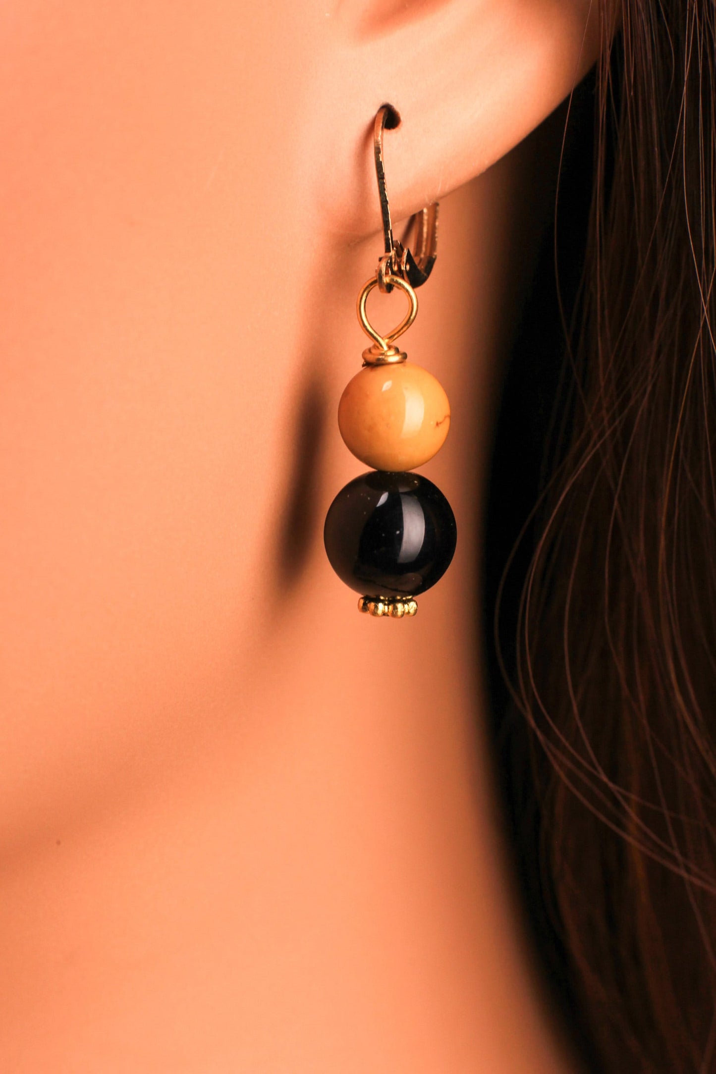 Mookaite Smooth Round 8mm with Black Onyx accent Bali style spacer gold necklace and earrings set