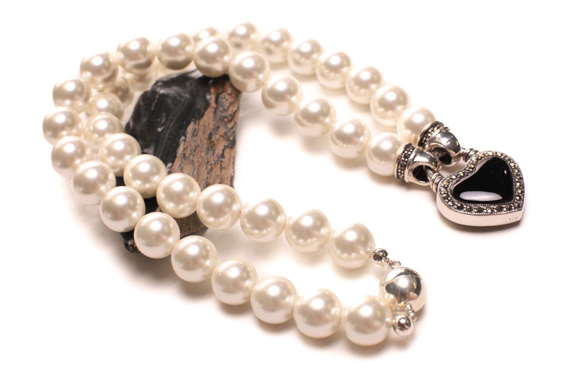 Vintage Marcasite 925 Sterling Silver Focal Double sided Mother of Pearl Black Onyx 25x30mm Heart Pendant 12mm South Seashell Pearl necklace