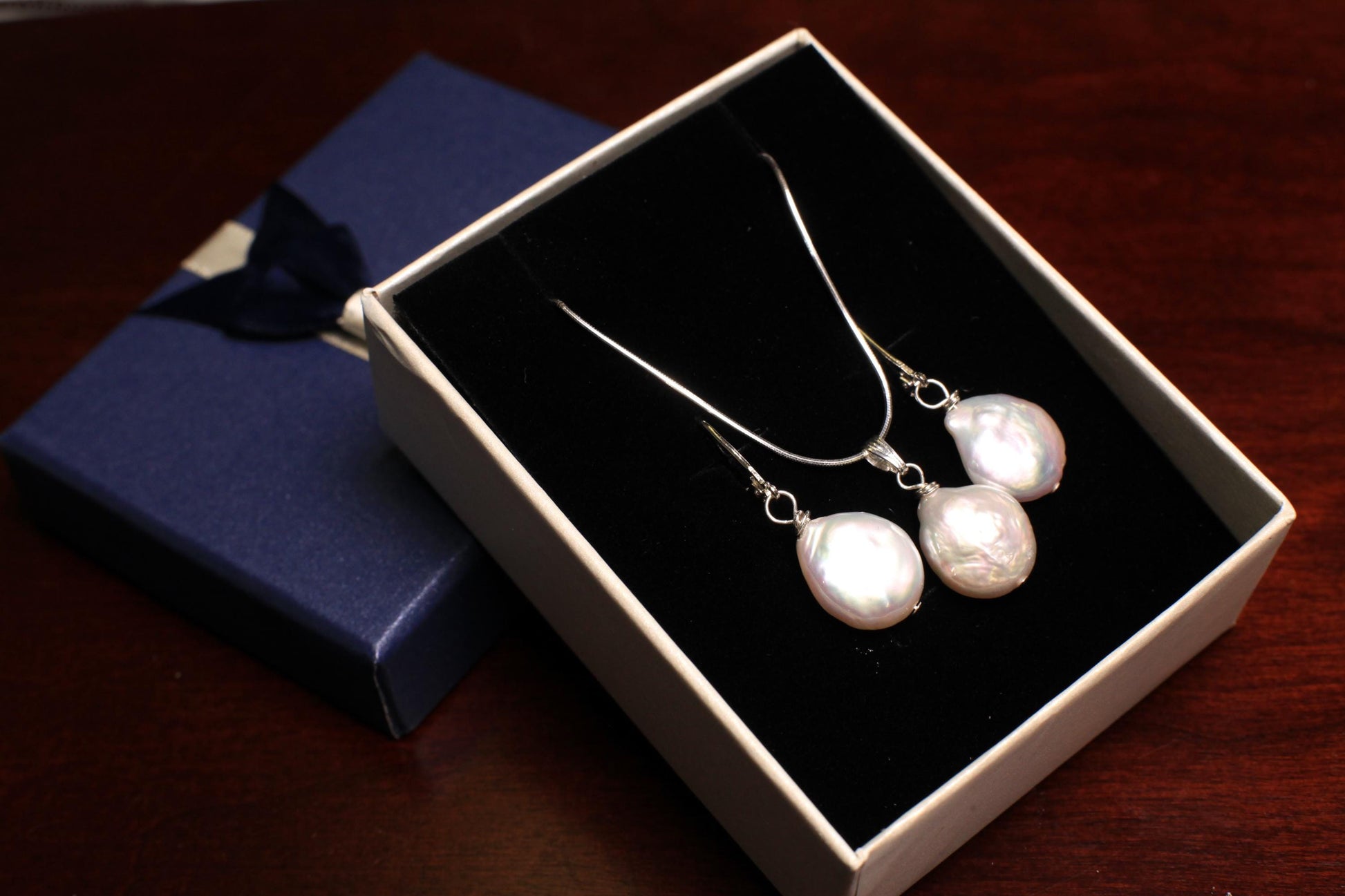 Natural Freshwater Coin Pearl White High Luster Dangling Pendant, Earrings Jewelry set in 925 Sterling Silver