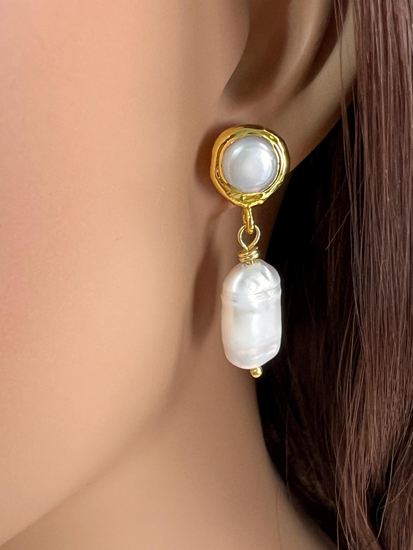 Natural Freshwater Biwa pearl dangling with freshwater Pearl Gold bezel stud earrings.
