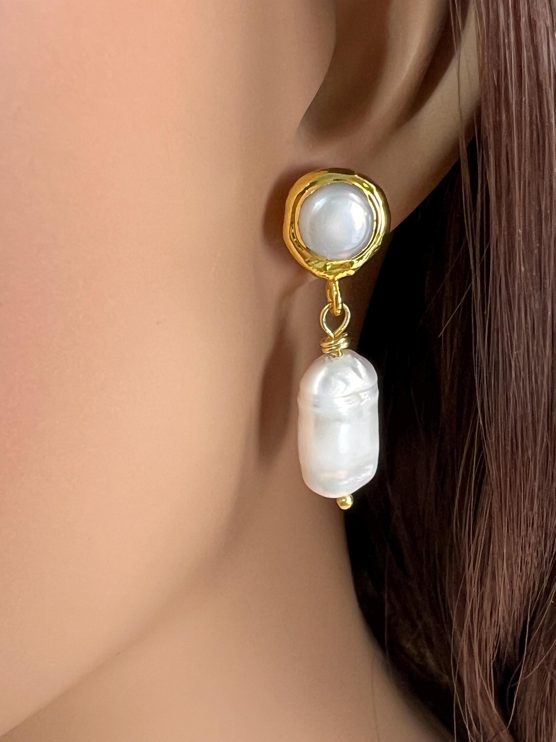 Natural Freshwater Biwa pearl dangling with freshwater Pearl Gold bezel stud earrings.