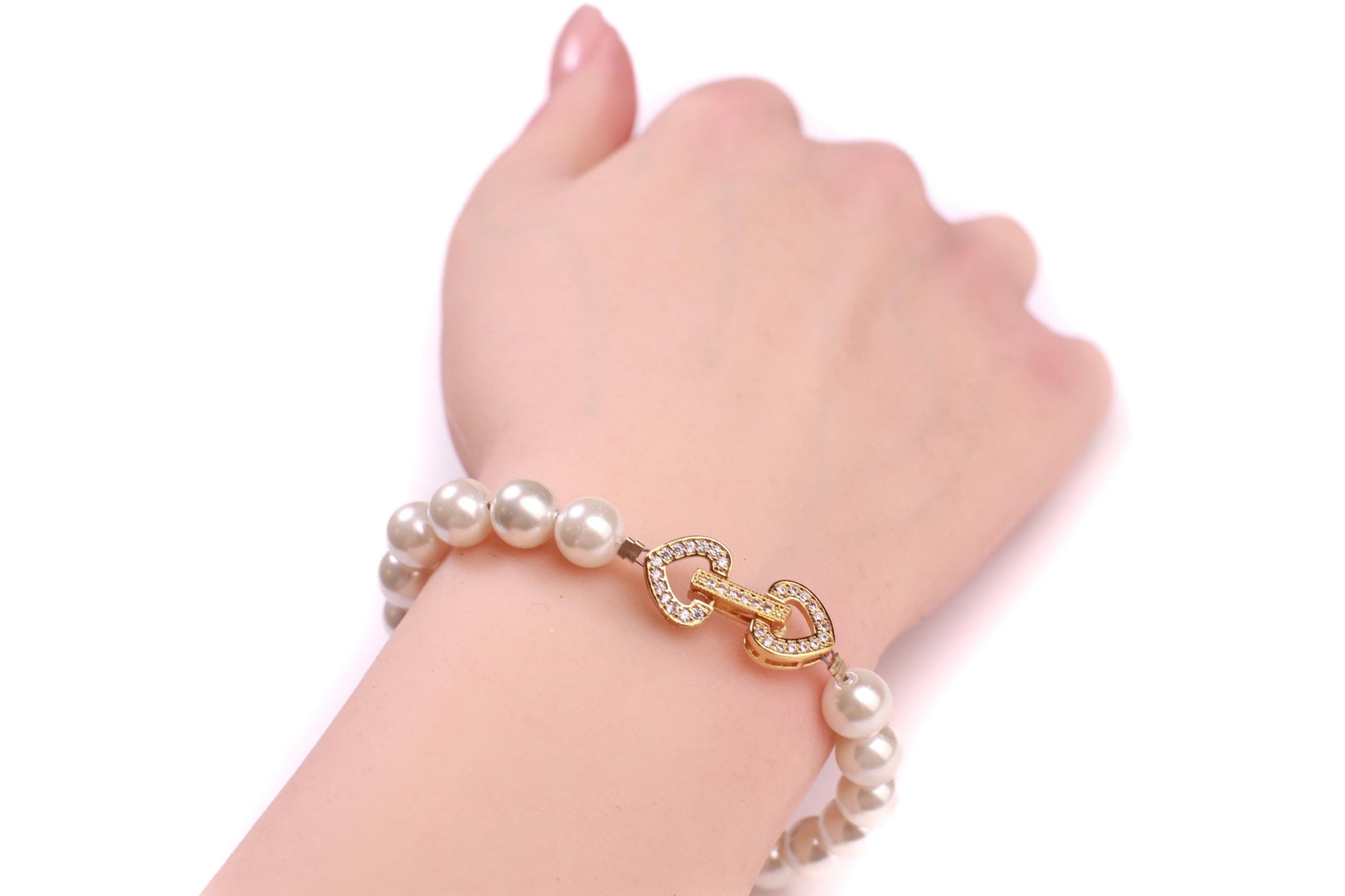 White South Sea Shell Pearl 8mm Bracelet in Fancy Heart CZ Diamond Gold Vermeil Foldable Clasp